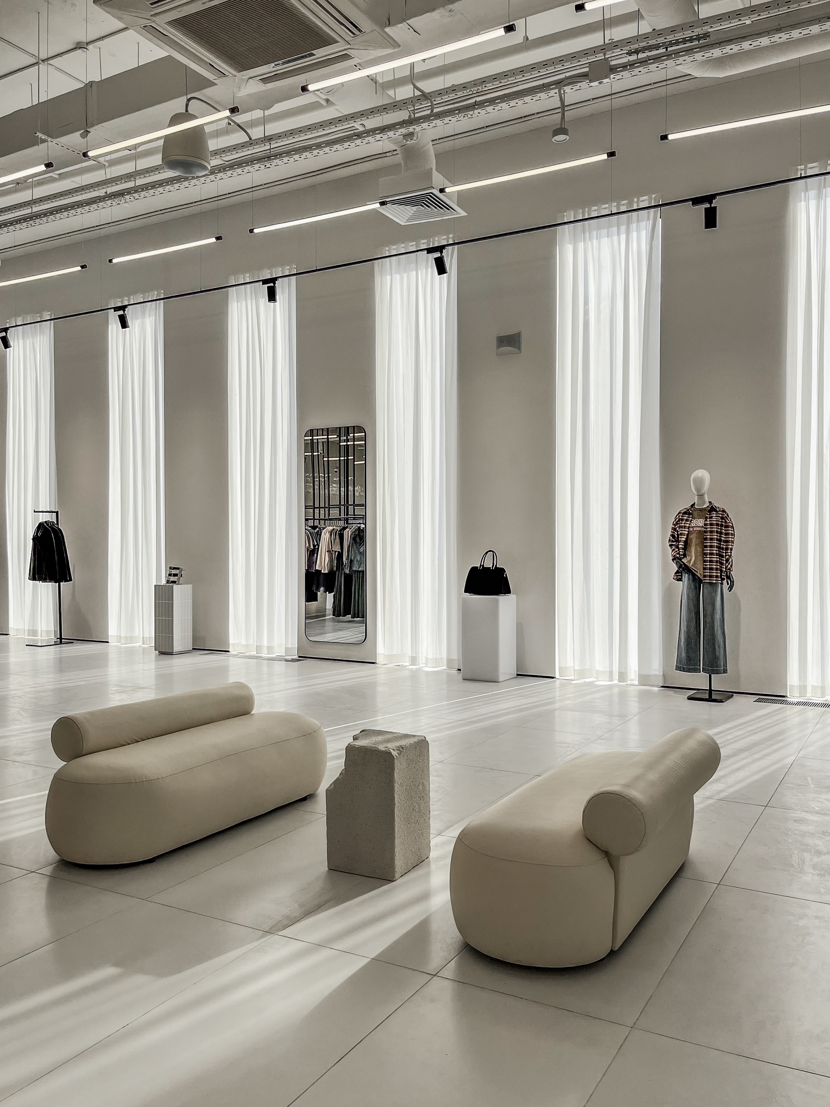 Lichi Stores - AFI GALLERY