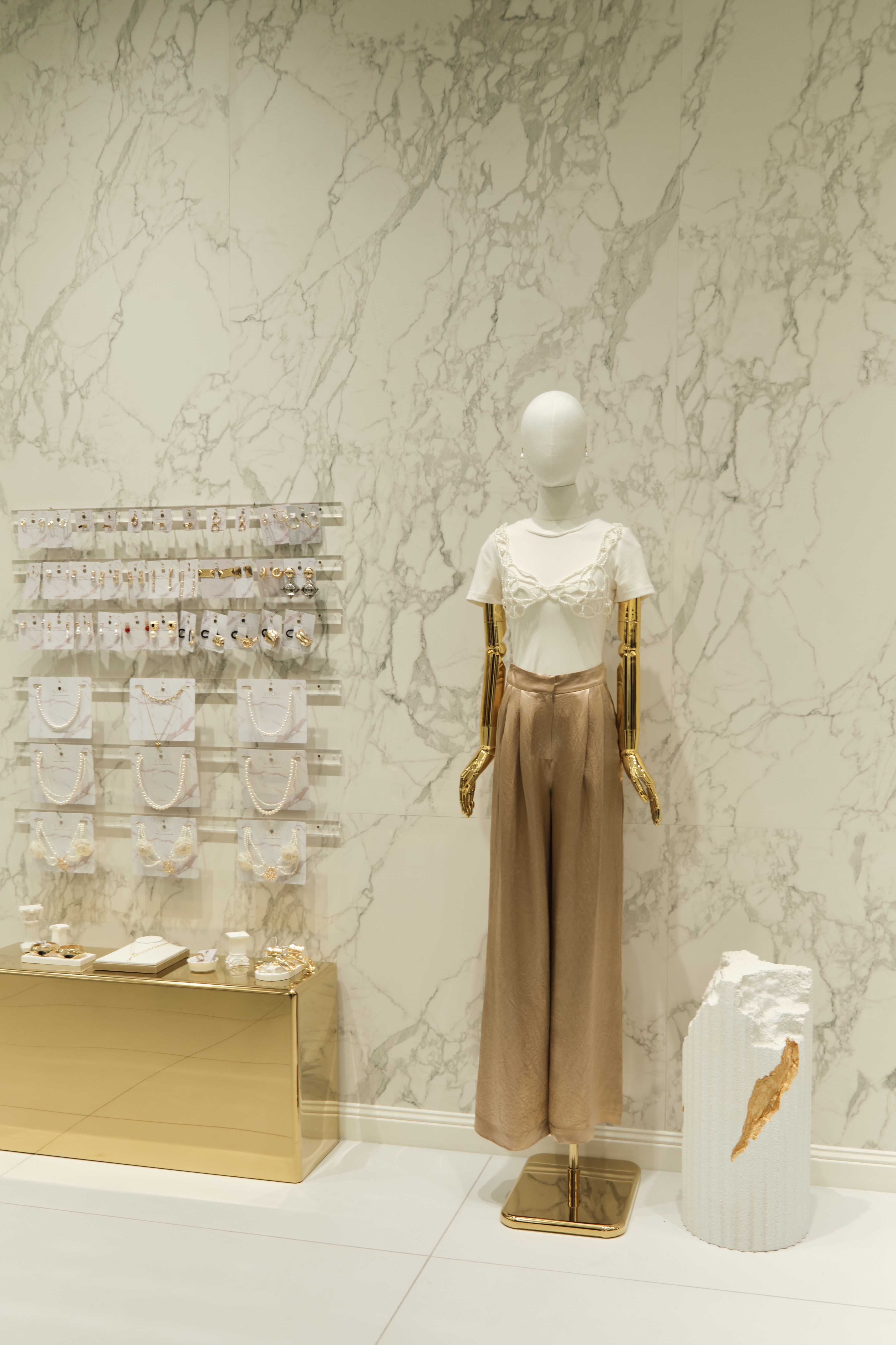 Lichi Stores - Мега Дыбенко