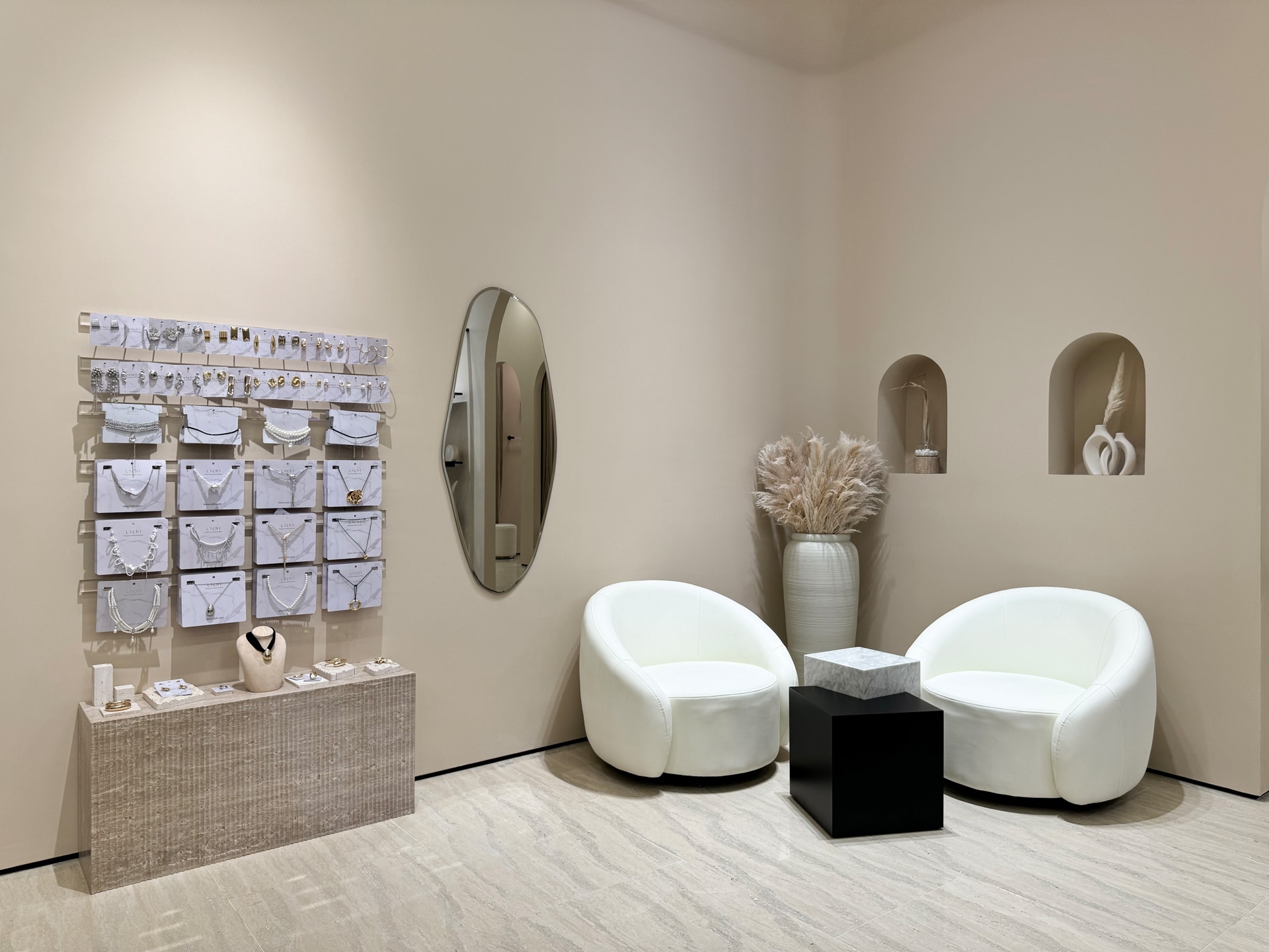 Lichi Stores - دبي فستيفال سيتي