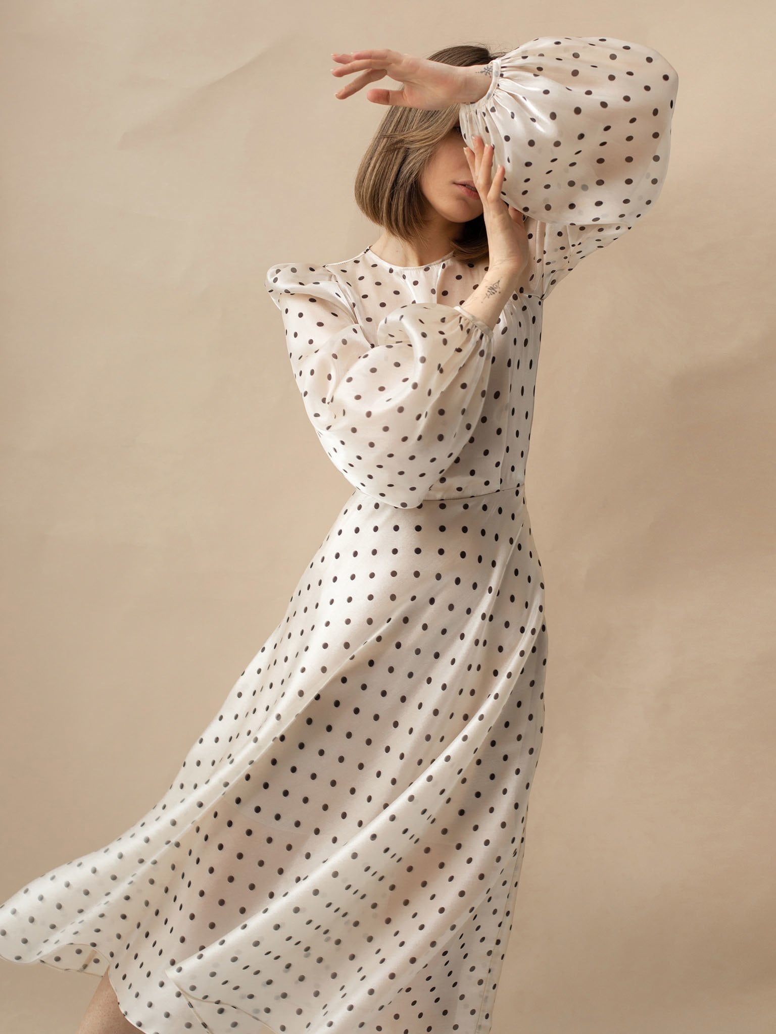 White polka dot outlet dress h&m