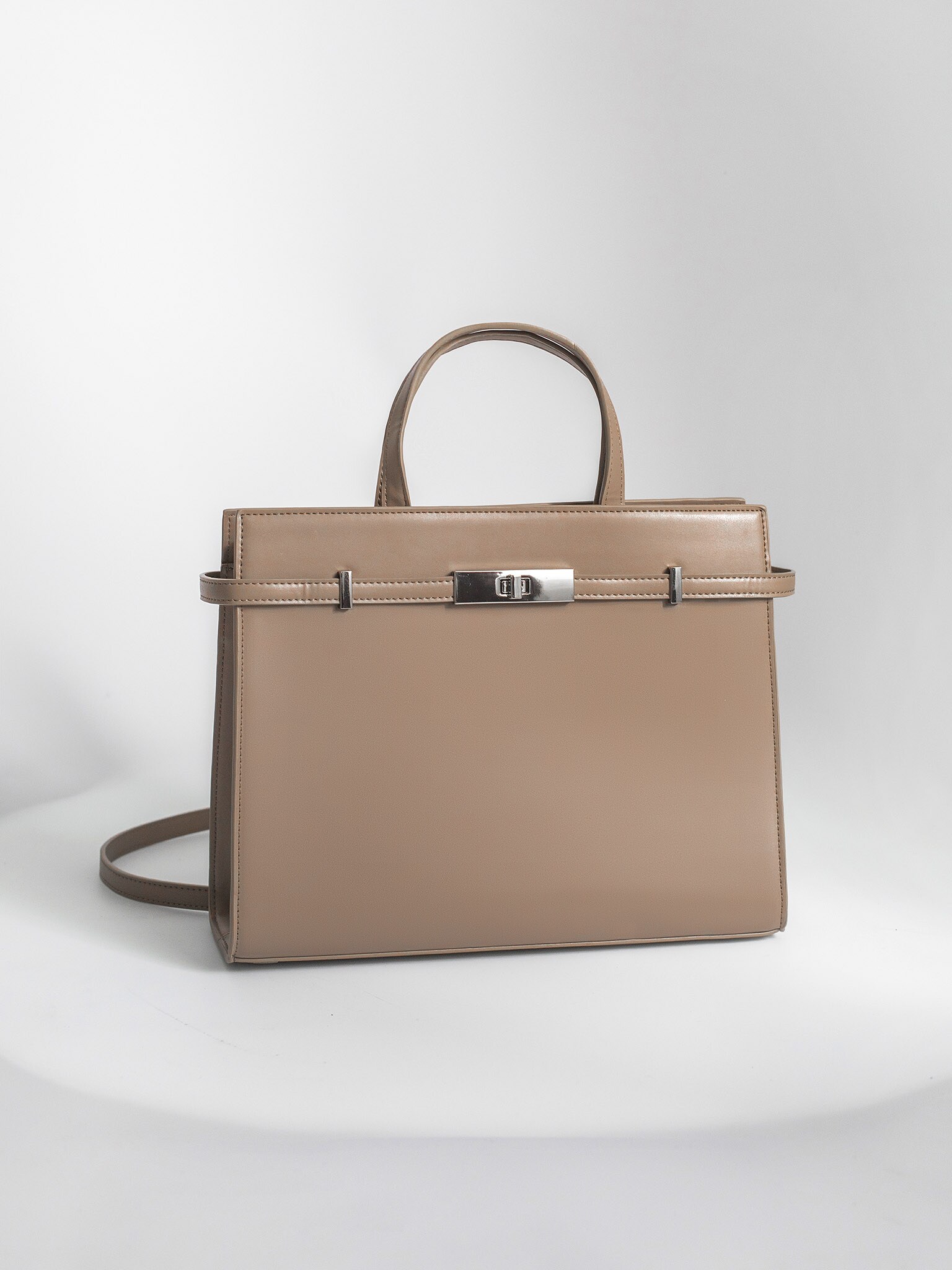 Vegan-leather tote :: LICHI - Online fashion store