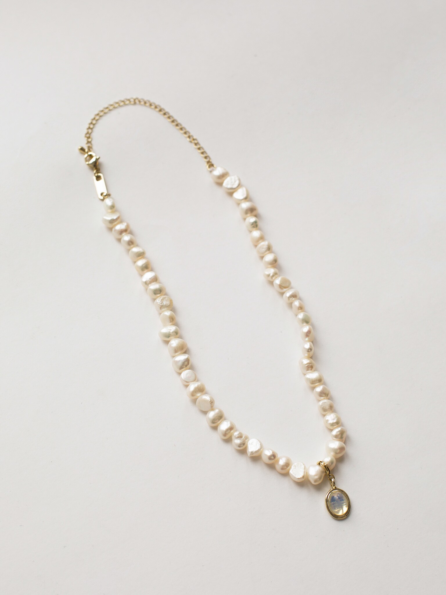 Pearl gold-tone choker :: LICHI - Online fashion store