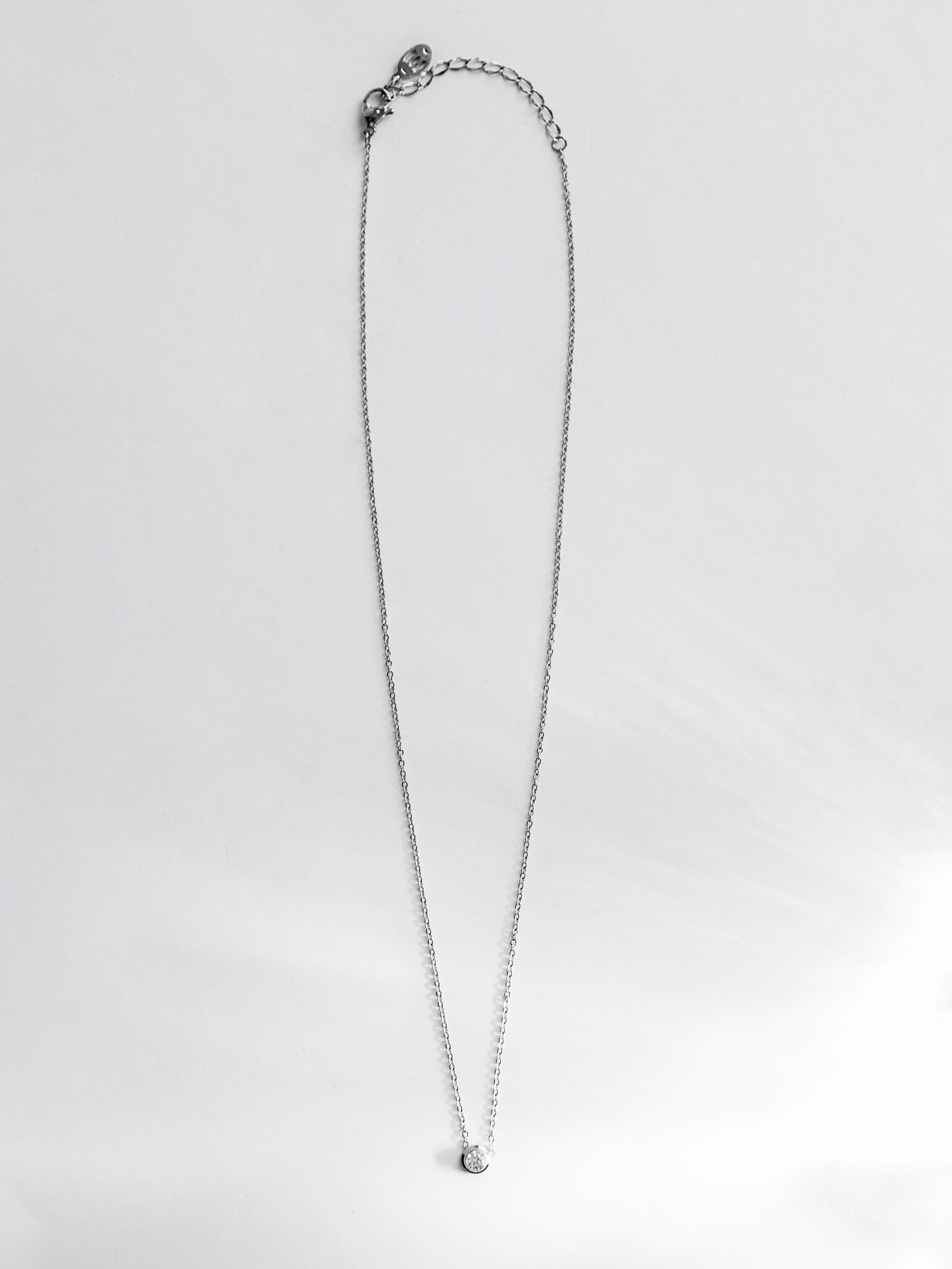 Dainty pendant chain necklace