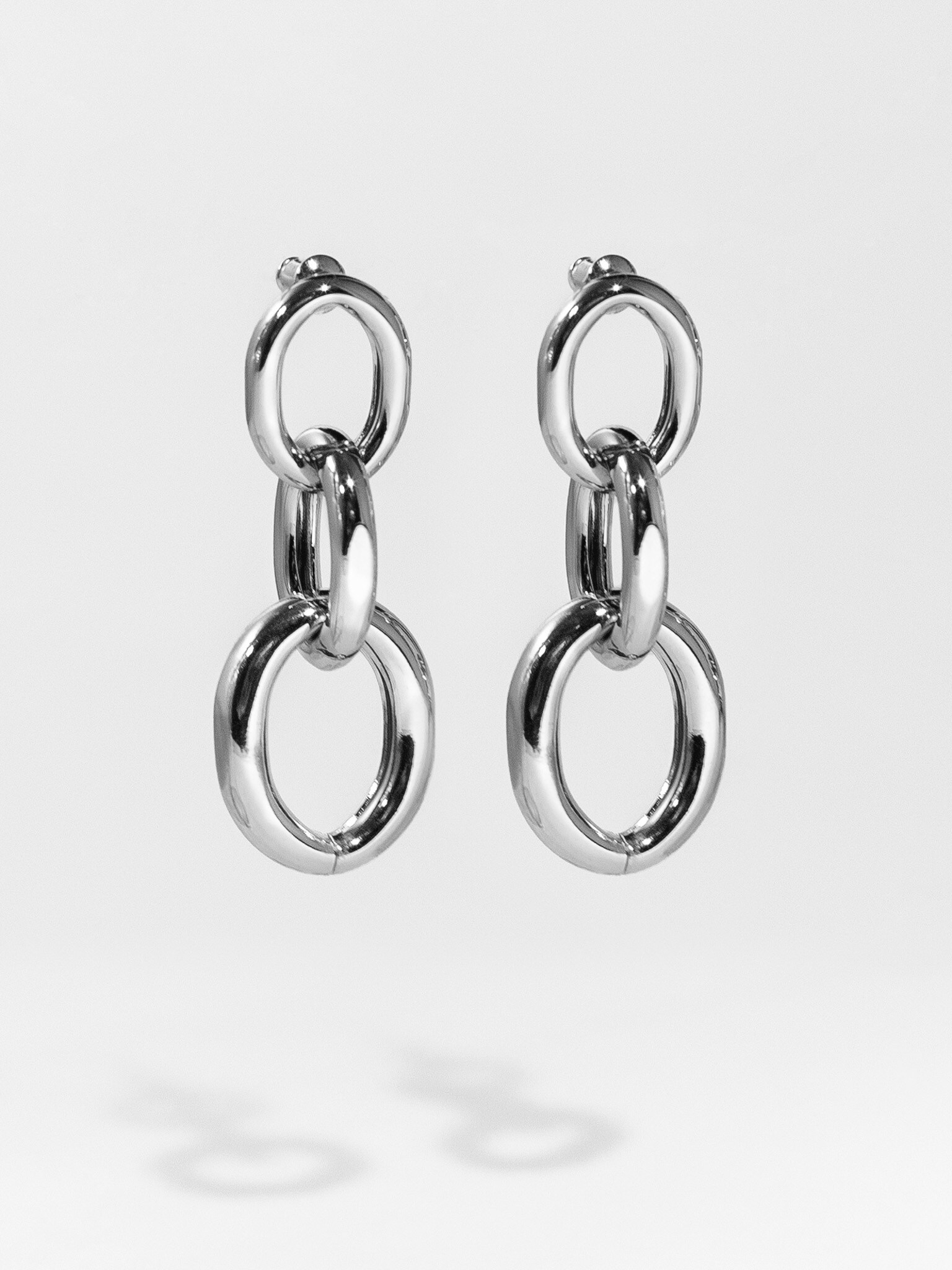 LICHI - Online fashion store :: Chain-link drop earrings