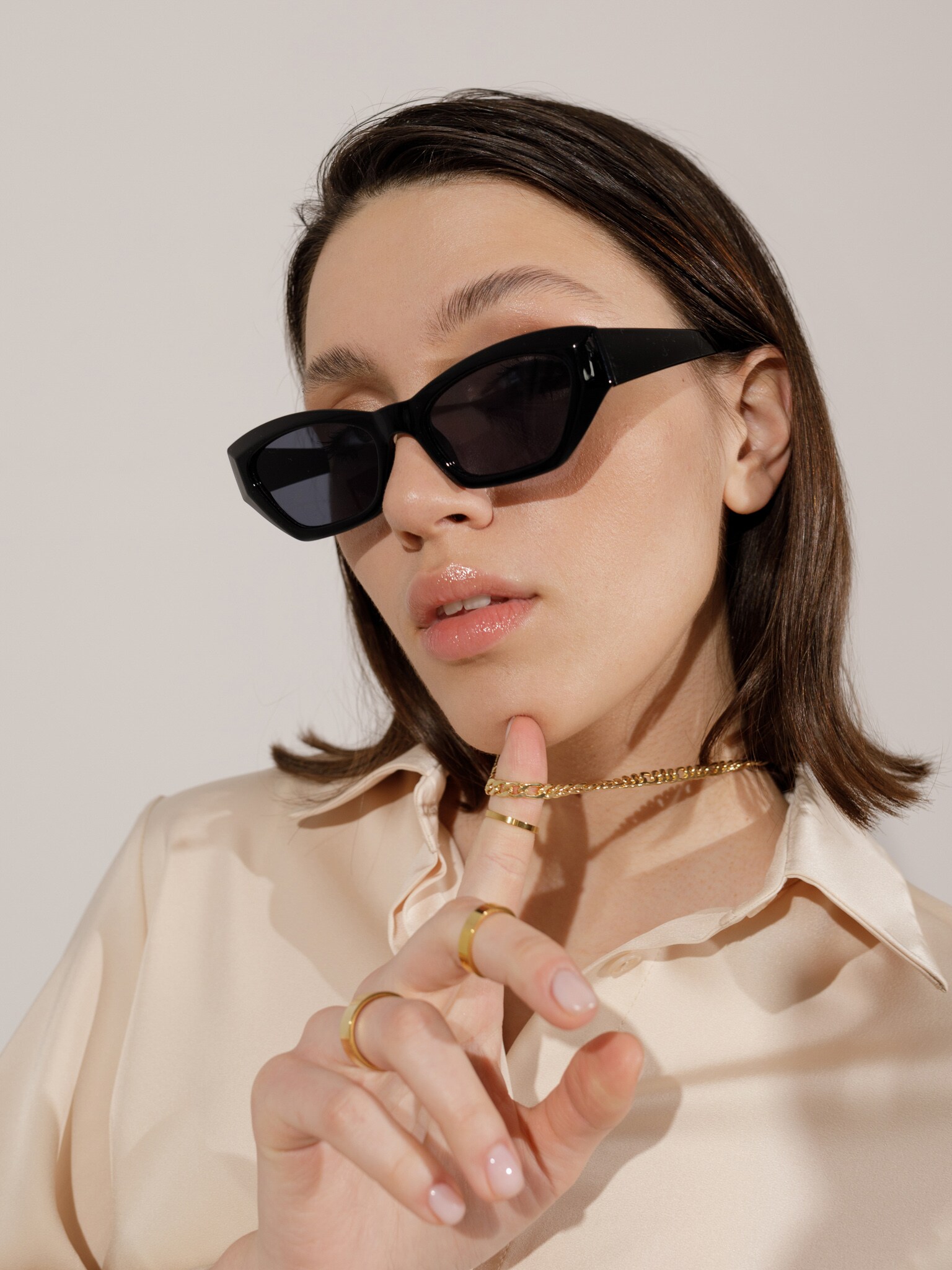 Sonnenbrille mit breitem Rahmen