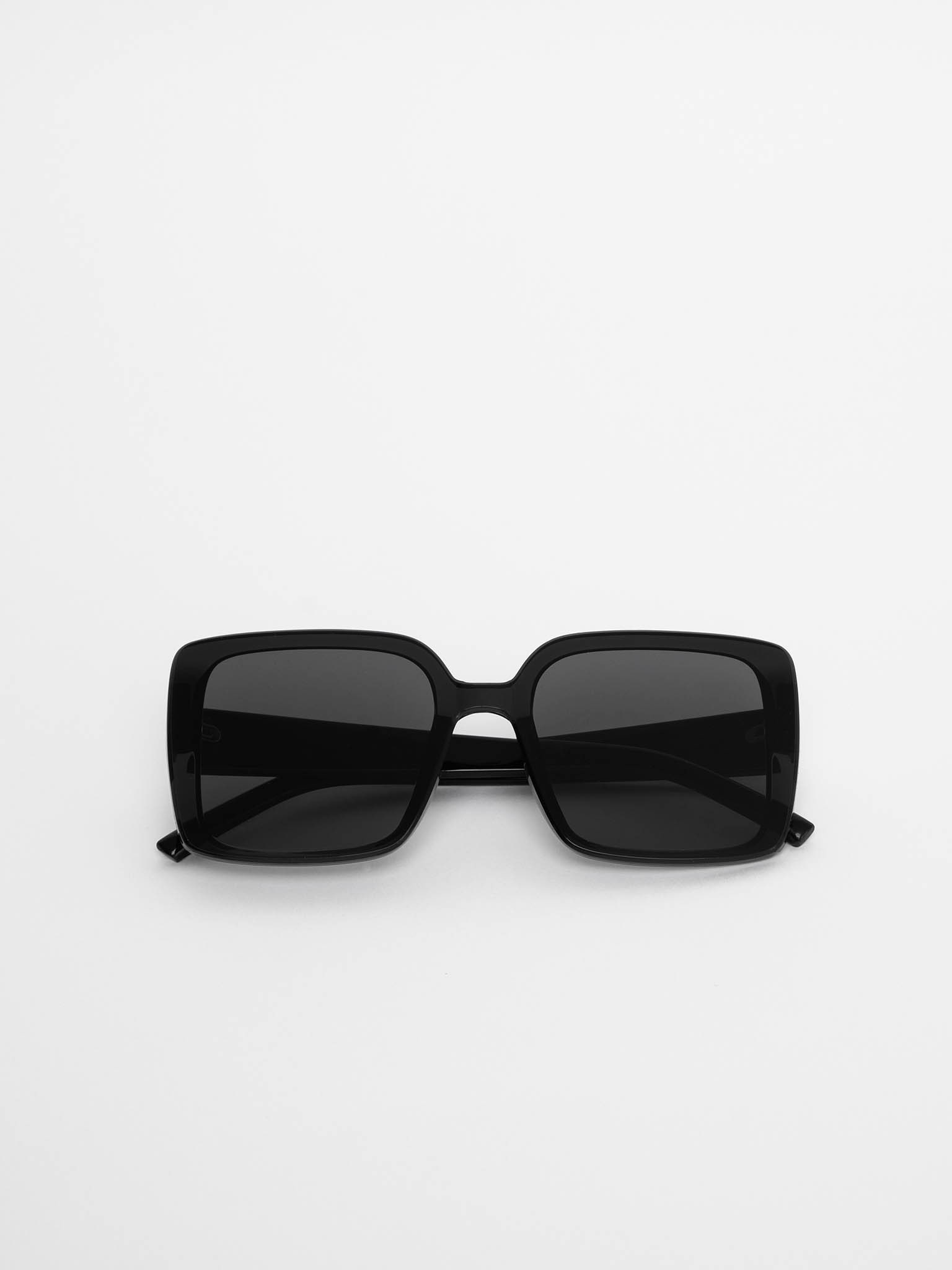 LICHI - Online fashion store :: Oversized square-shaped sunglasses