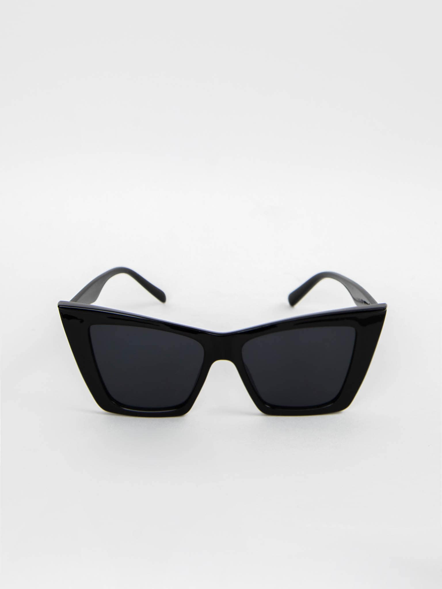 Angular cat-eye sunglasses