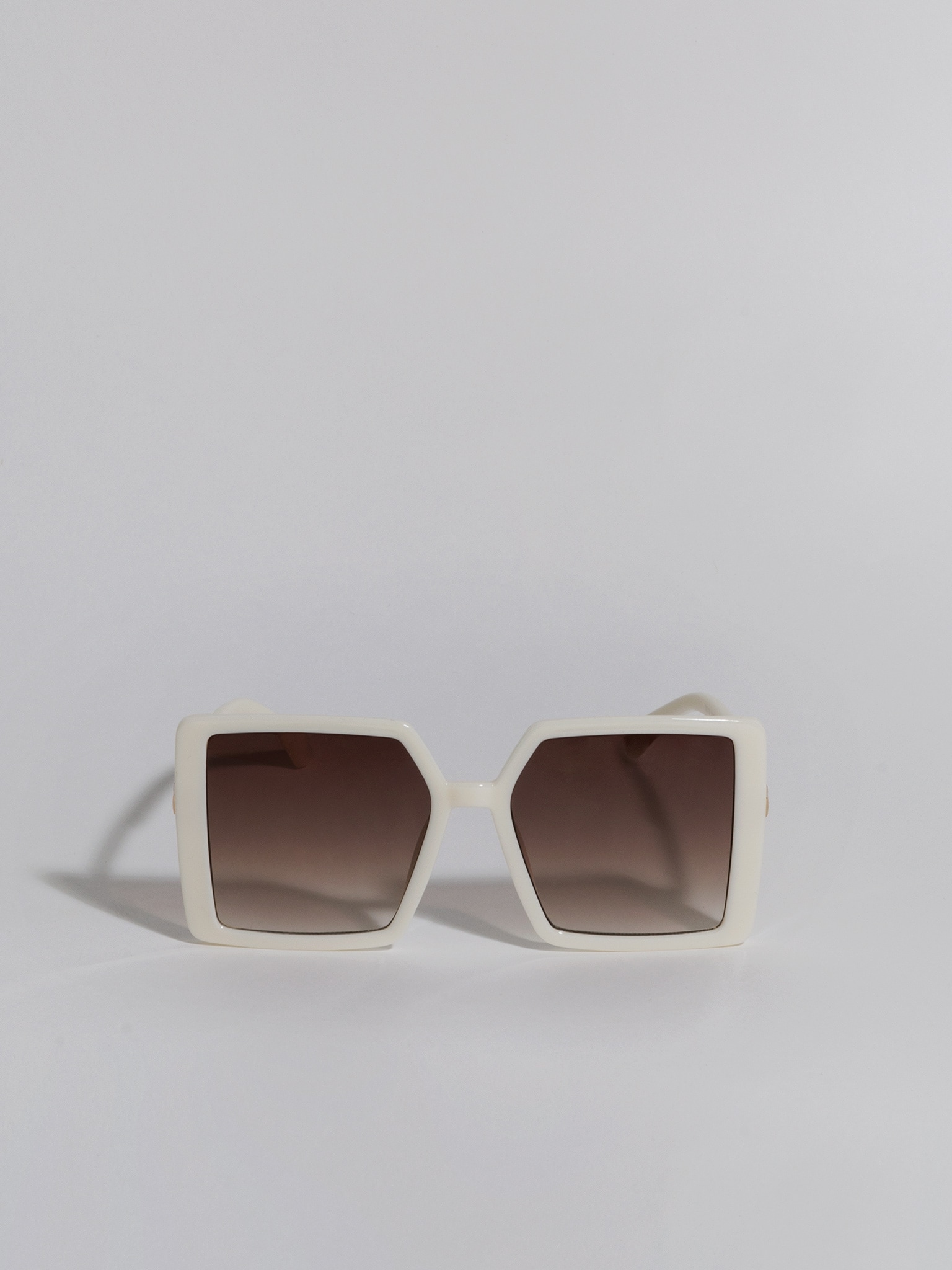 Metal-detail pentagon-frame sunglasses