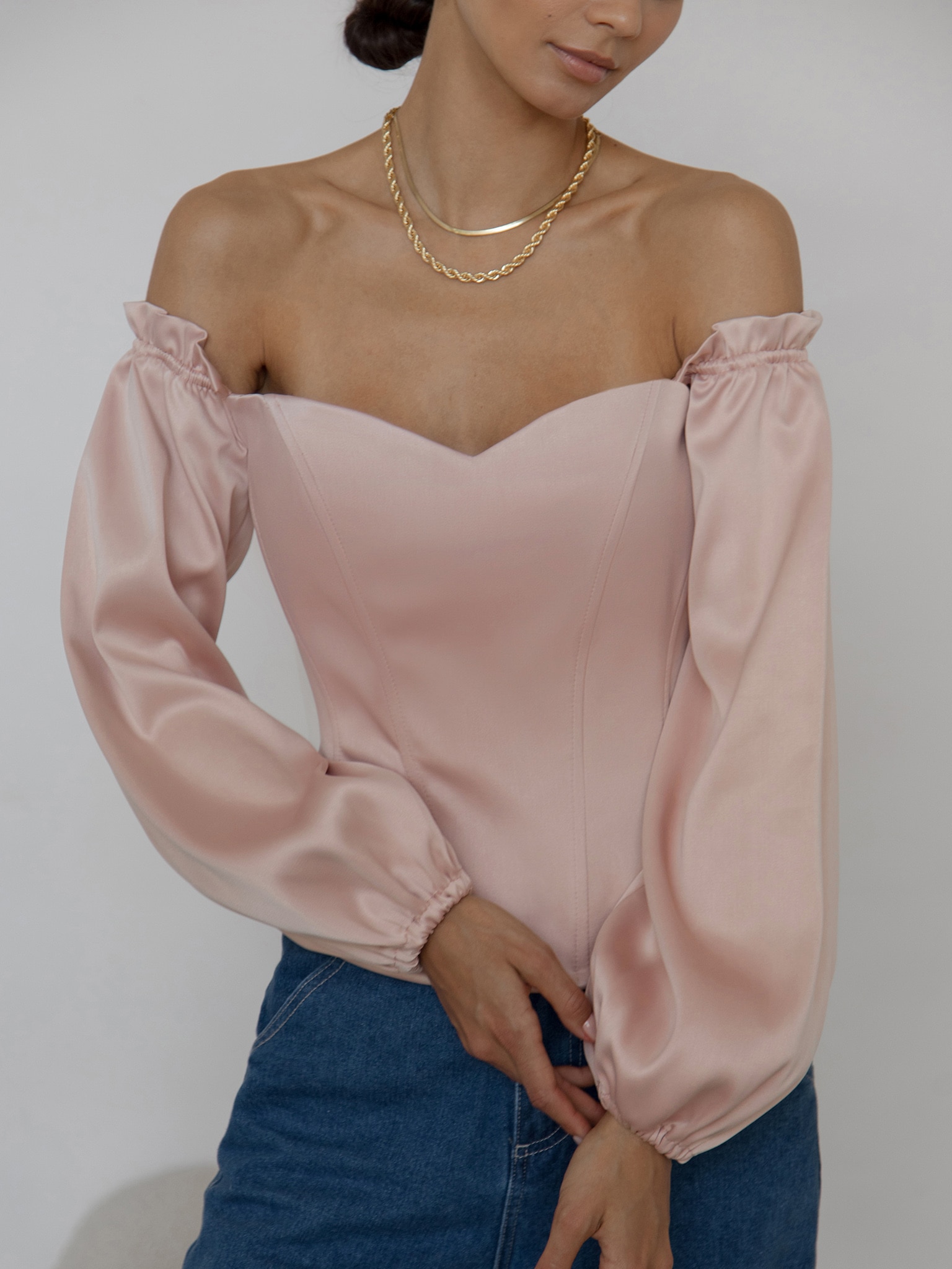 Off-shoulder puff sleeve blouse