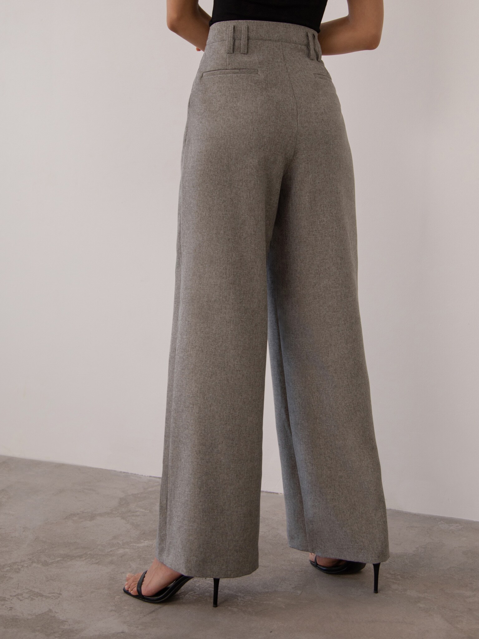 Pleated flared high-rise pants :: LICHI - Online fashion store