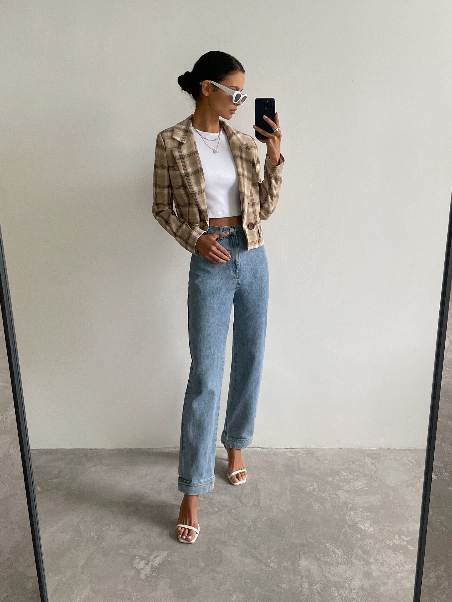 LICHI - Online fashion store :: Cropped double-breasted blazer