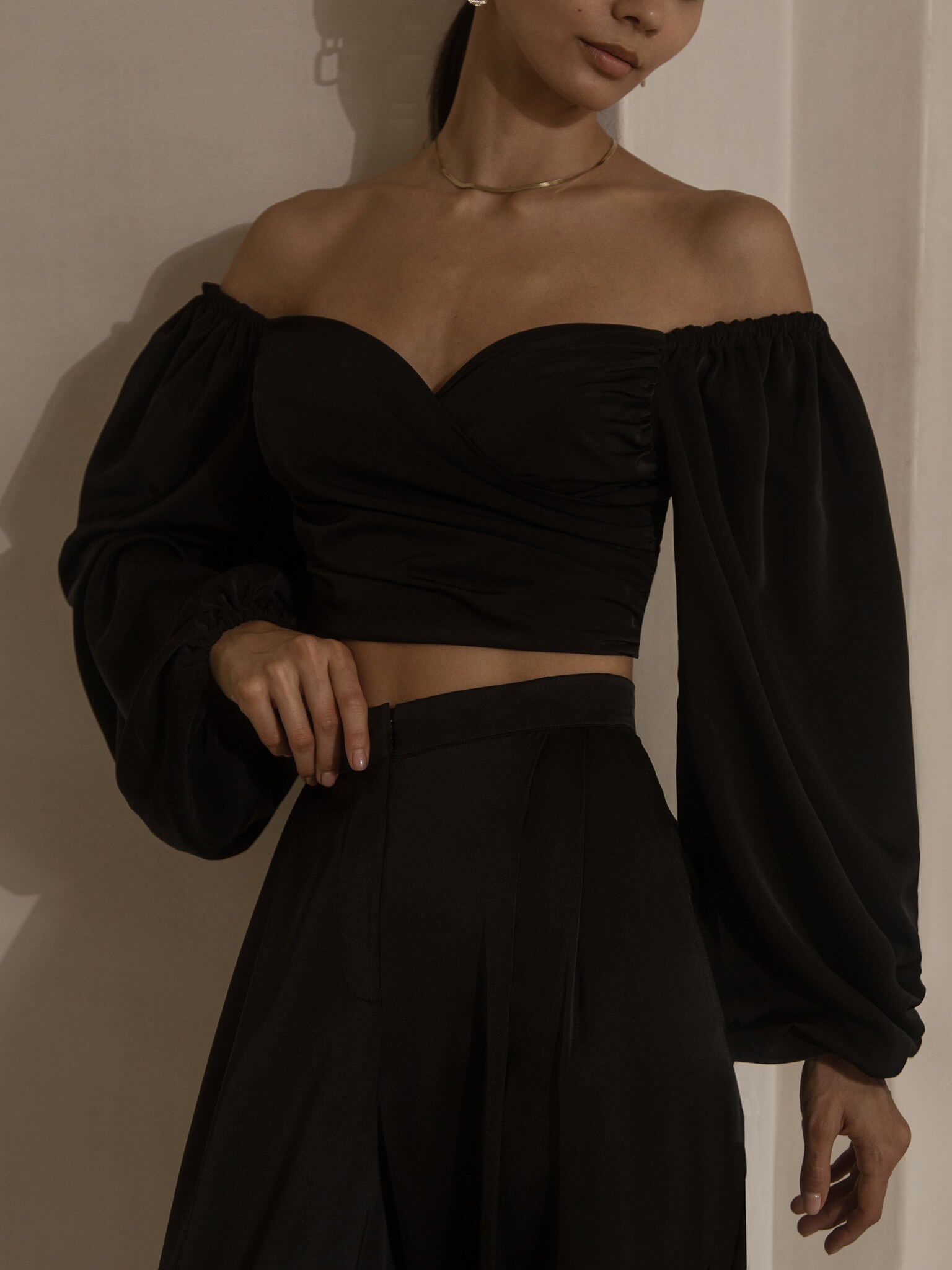 Puff sleeve cropped top :: LICHI - Online fashion store