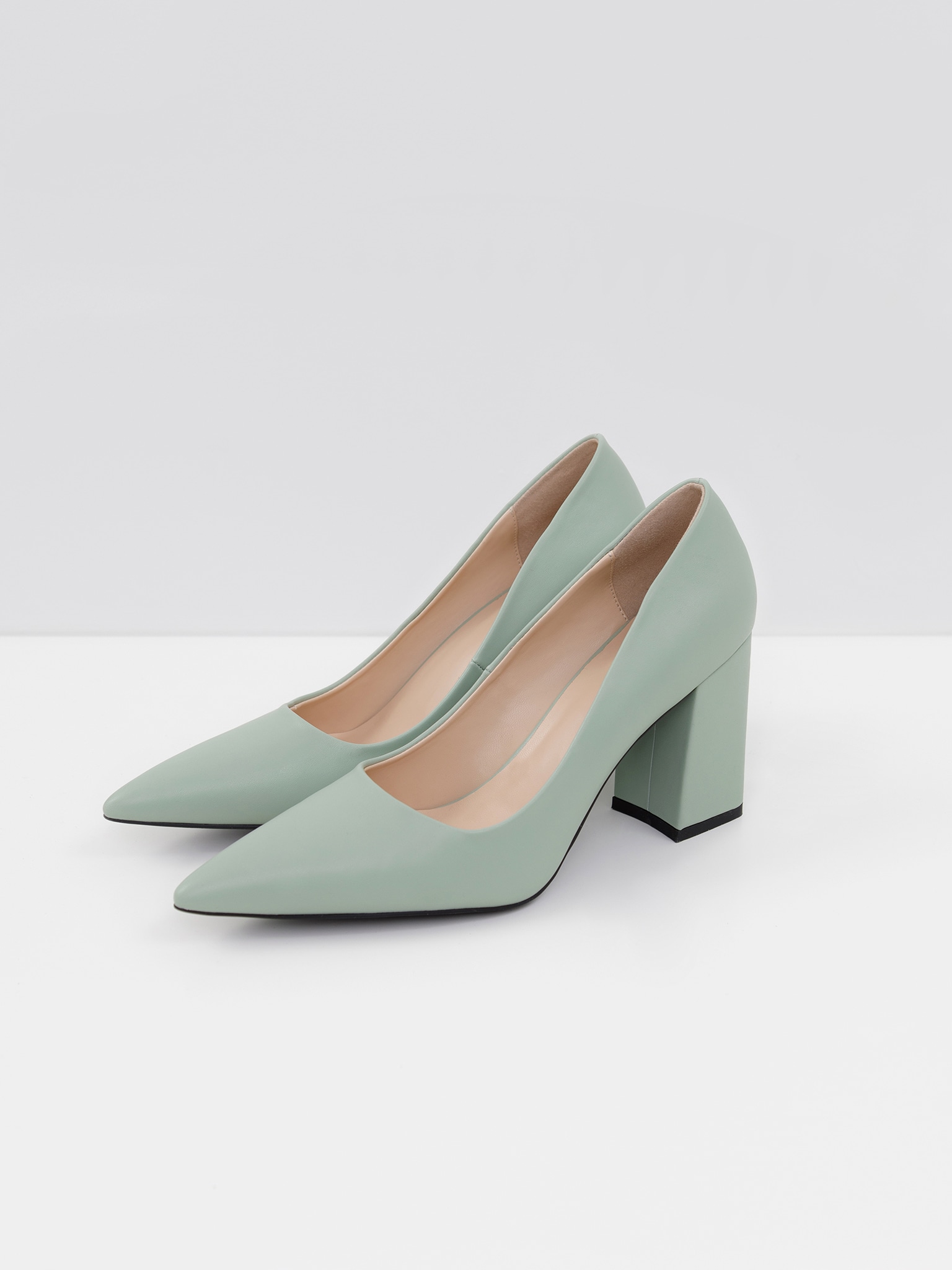 pointed block heel shoes