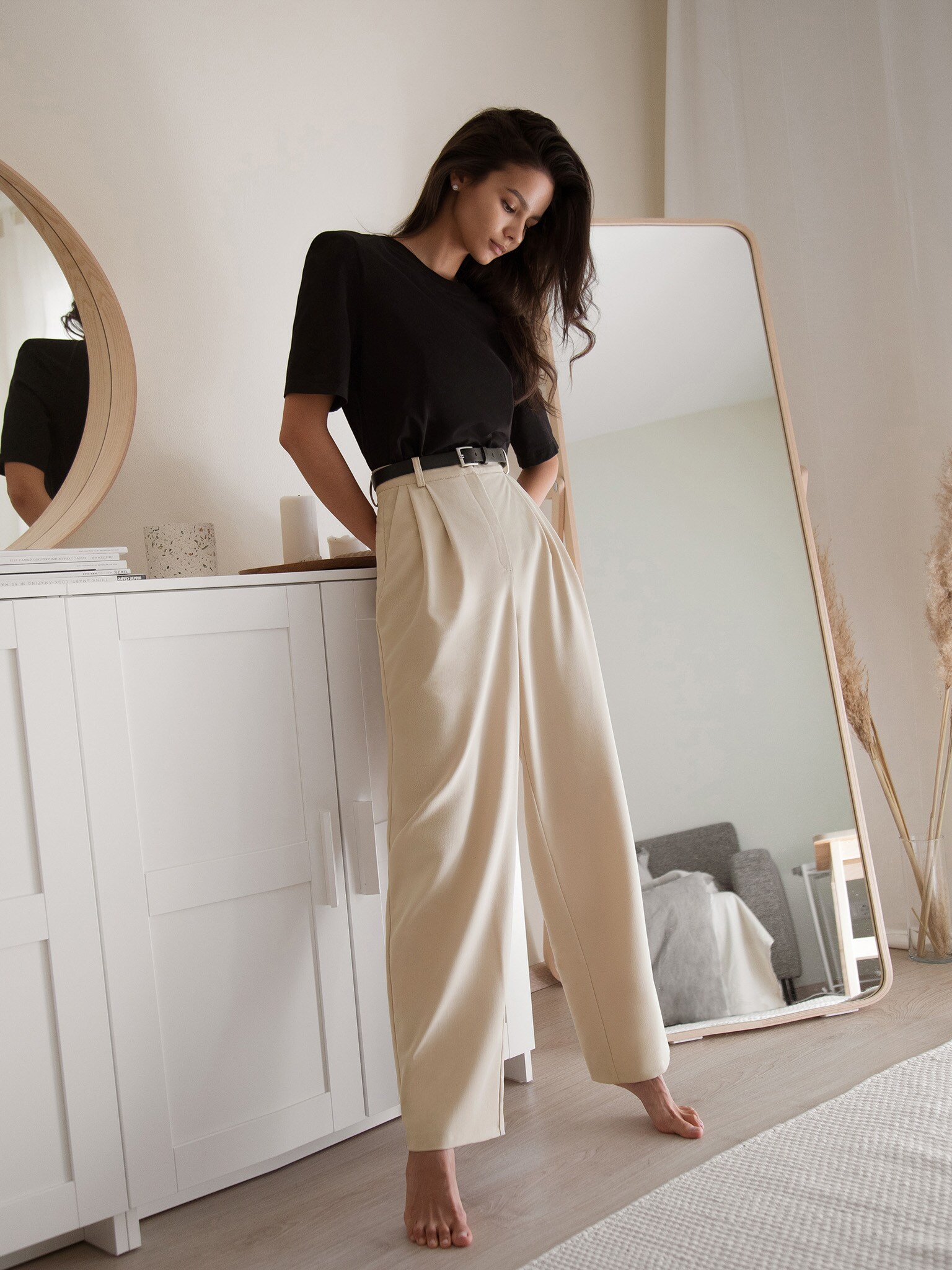 Belted pleated wide-leg pants