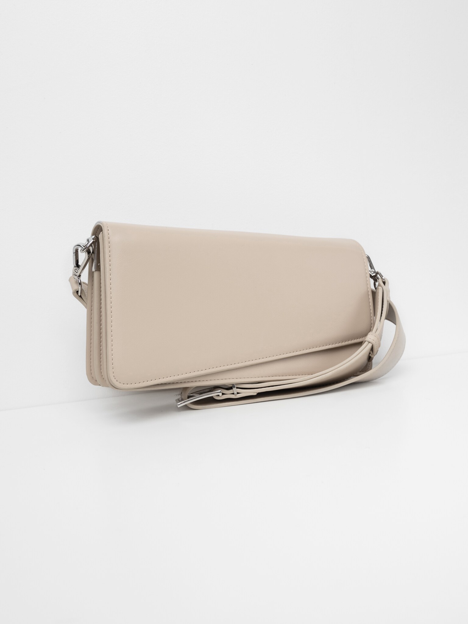 Wide-strap baguette shoulder bag :: LICHI - Online fashion store