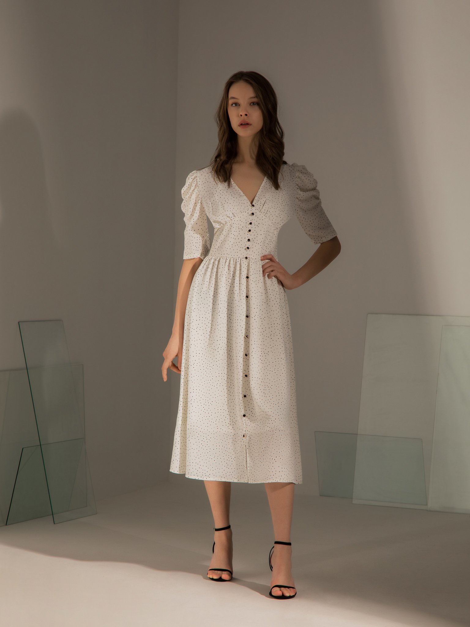 Gepunktetes Midikleid