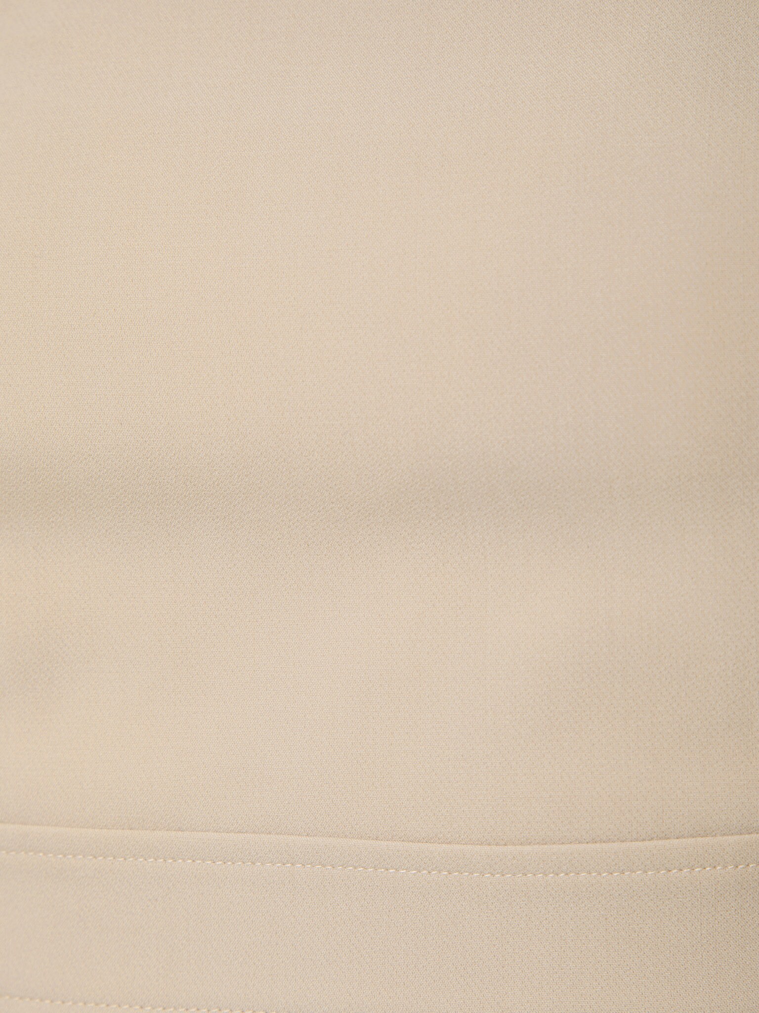 Кроп-топ из костюмной ткани c цепочным декором