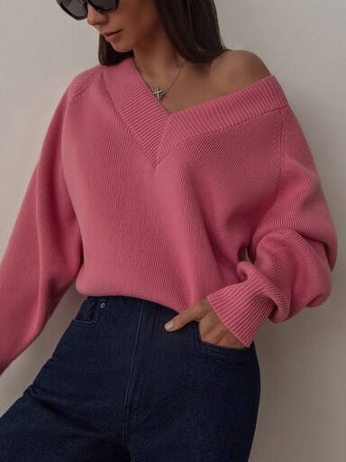 Oversized V-cut sweater :: LICHI - Online fashion store