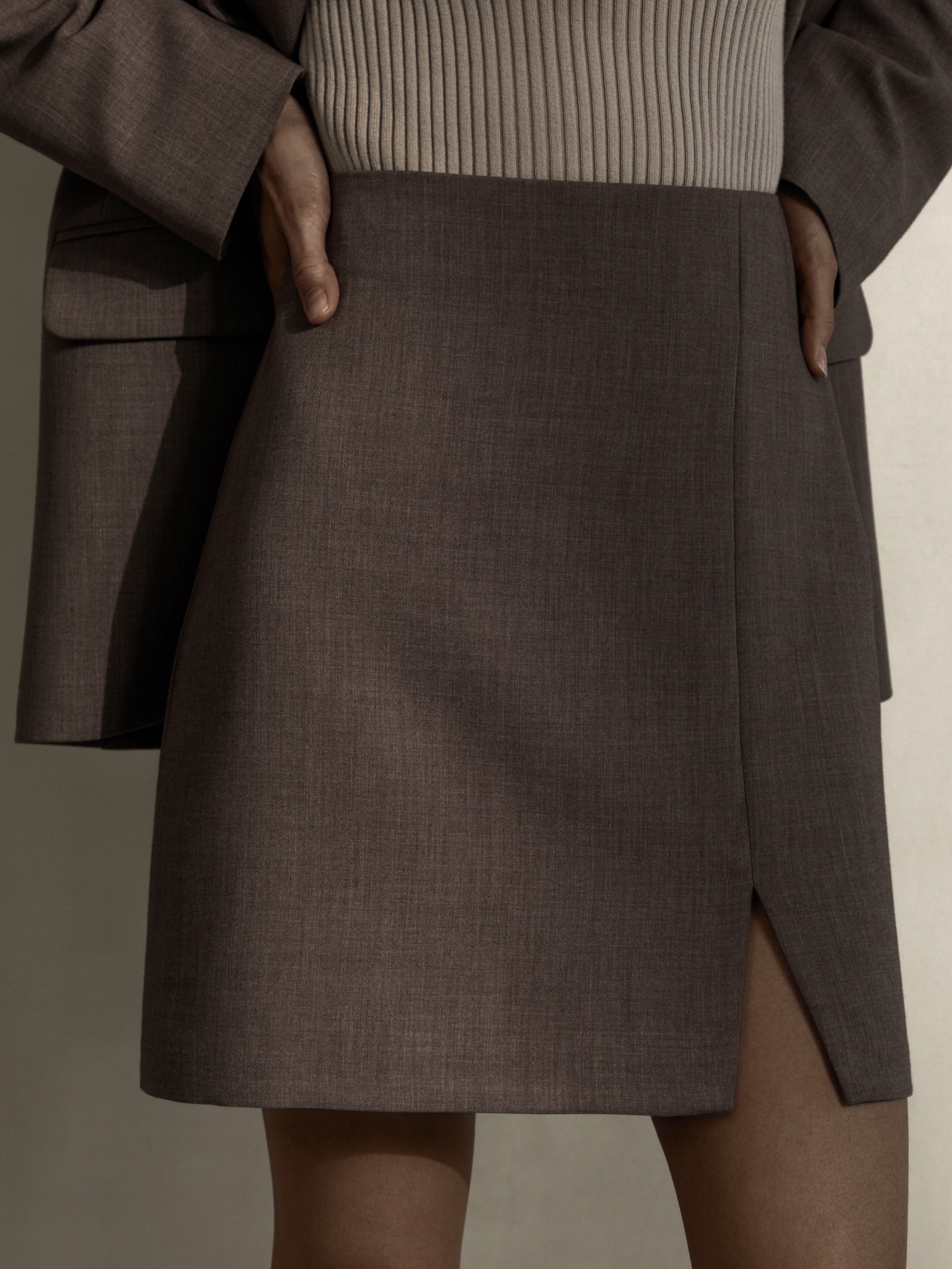 Прямая юбка мини из костюмной ткани