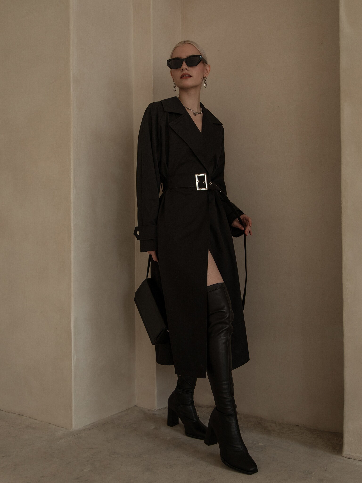 Oversized wide-lapel trench coat
