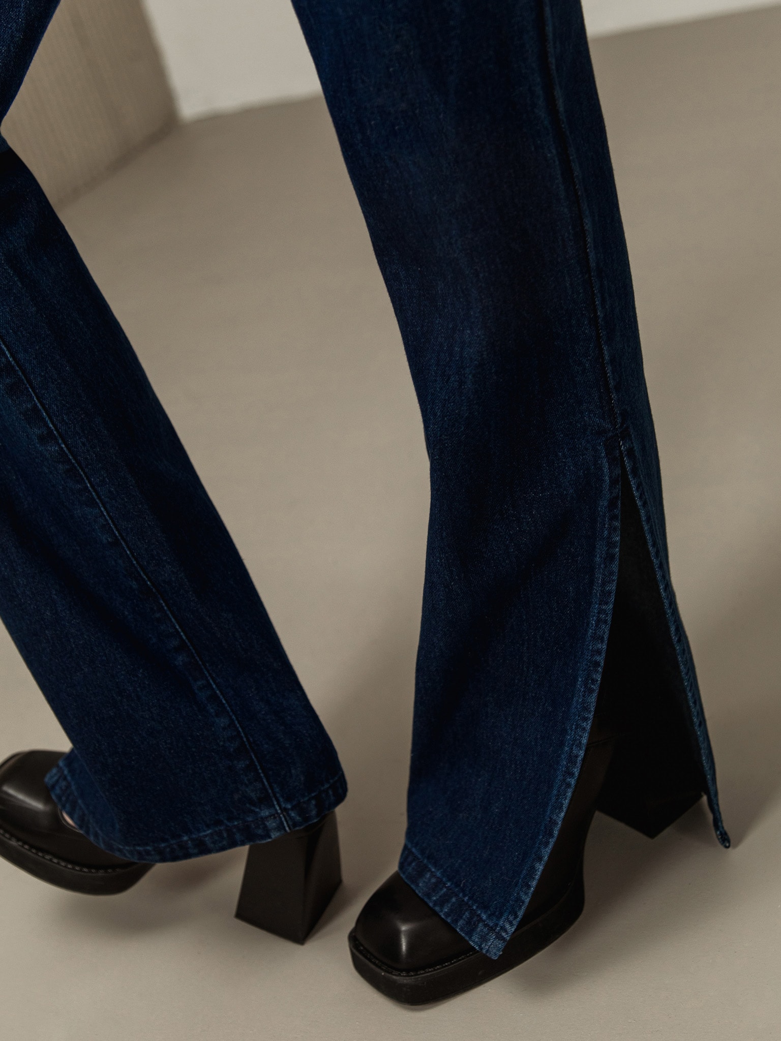 Side-slit flared jeans