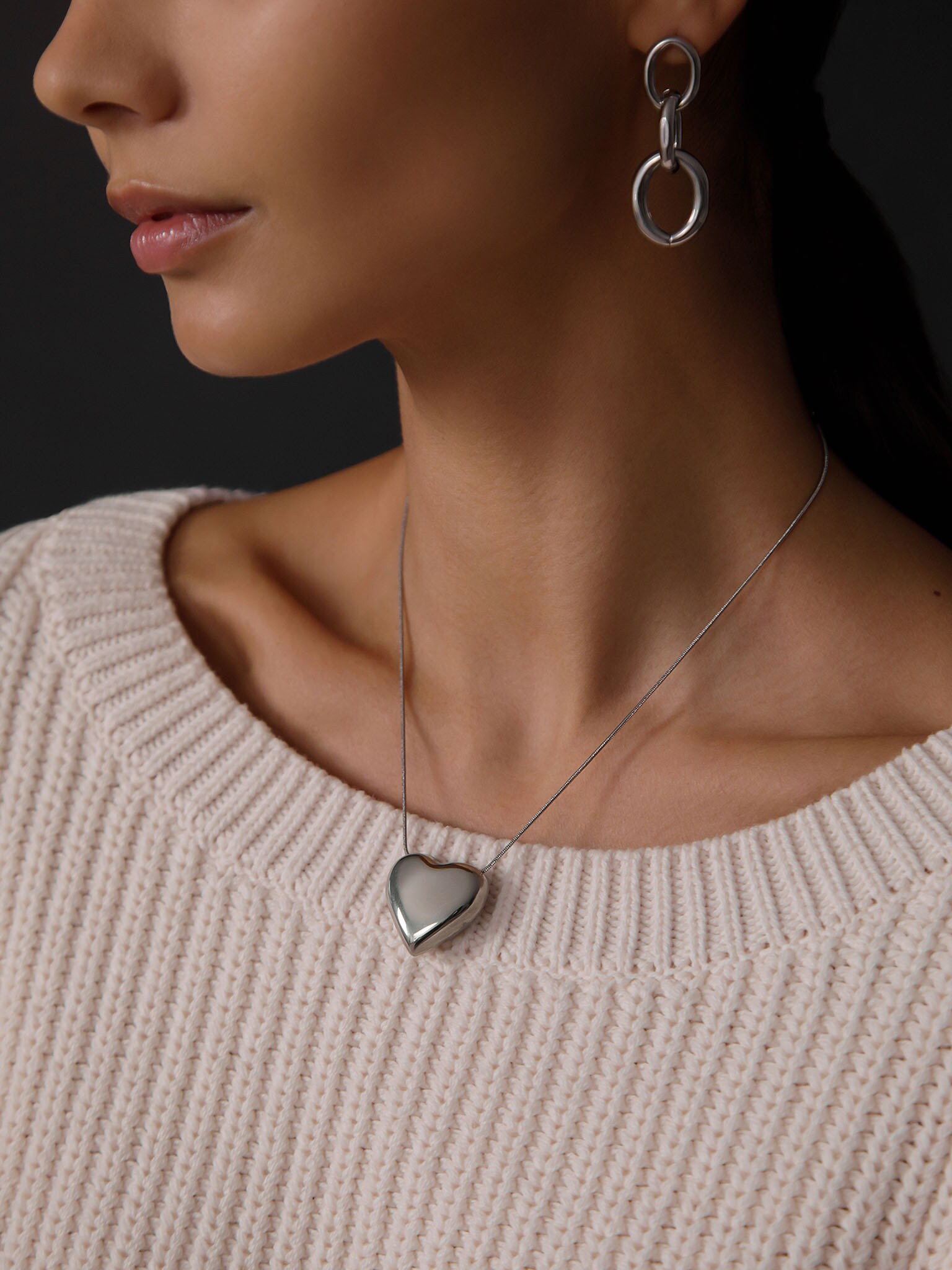 Chunky heart pendant chain necklace