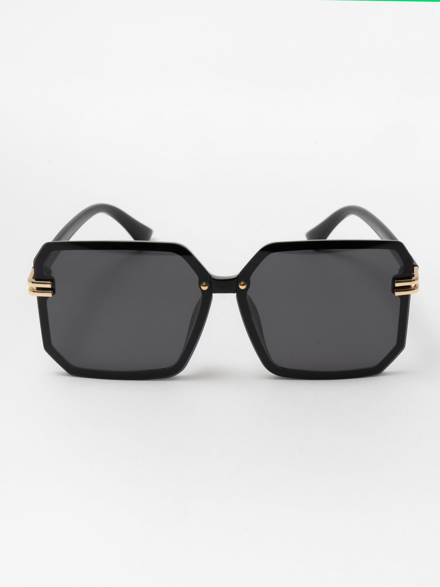 Солнцезащитные очки прямоугольной формы с металлическими вставками