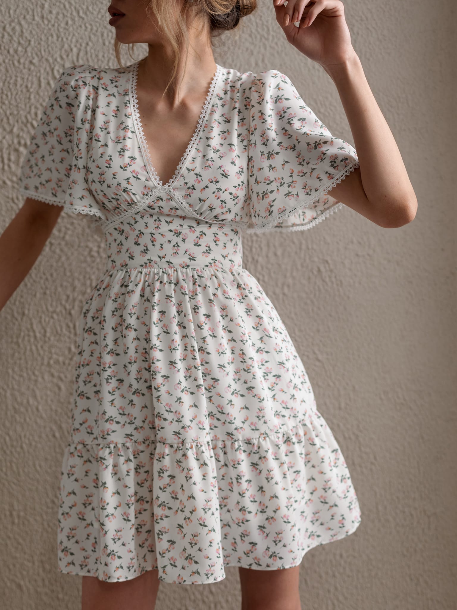 Mini dress trimmed with broderie anglaise