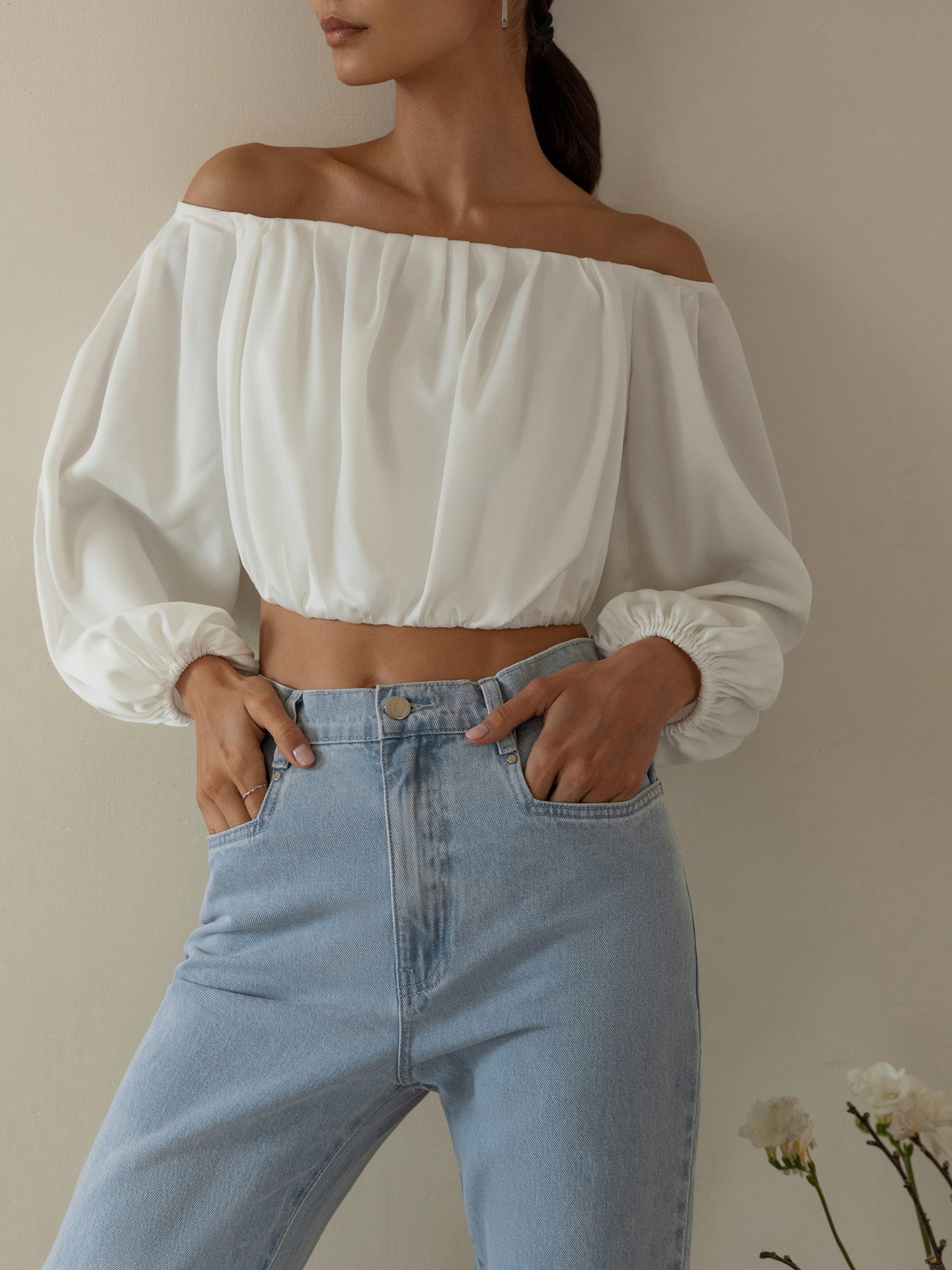 Puff sleeve shoulder discount top