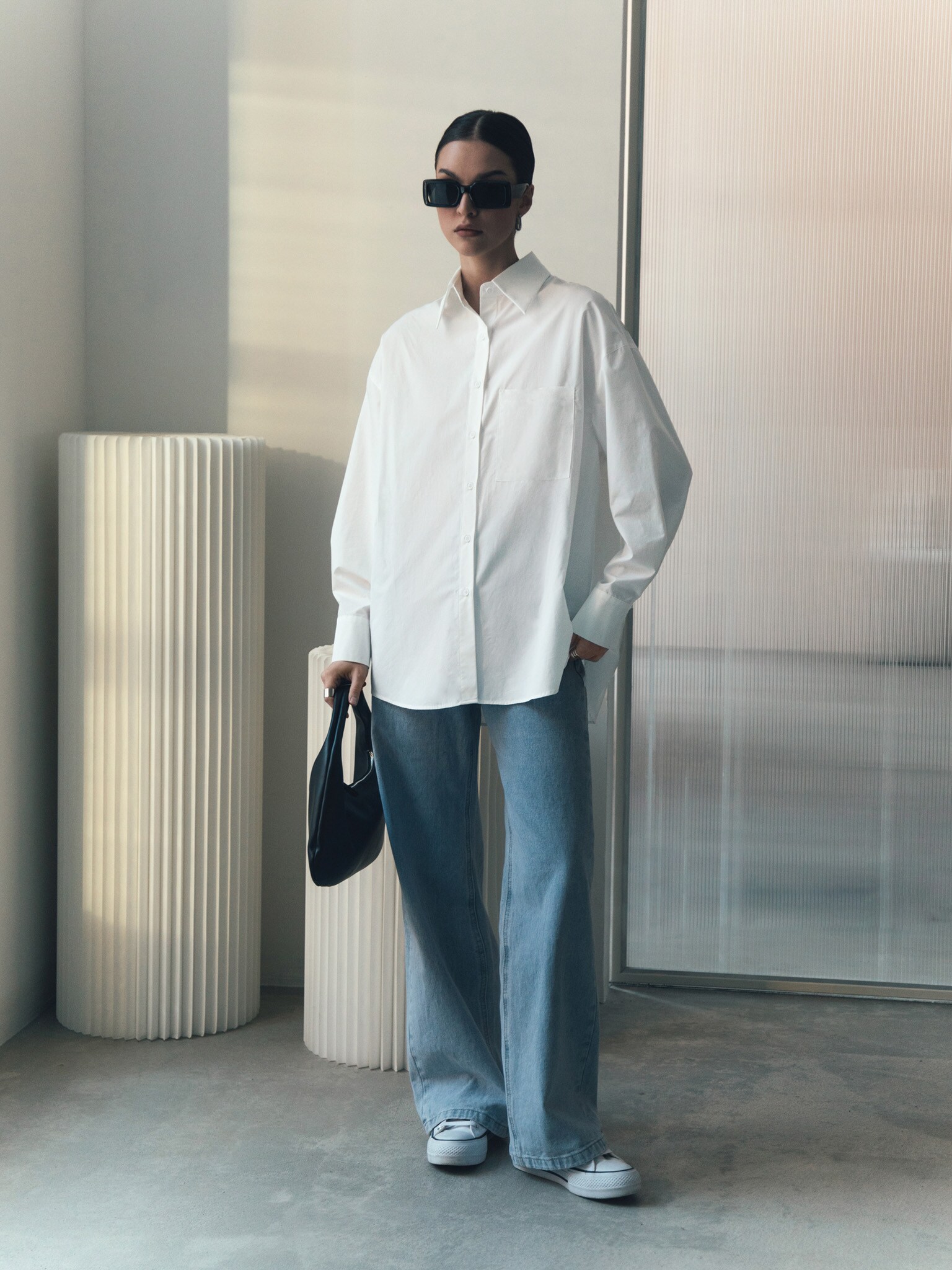 Oversized straight t-shirt with a chest pocket