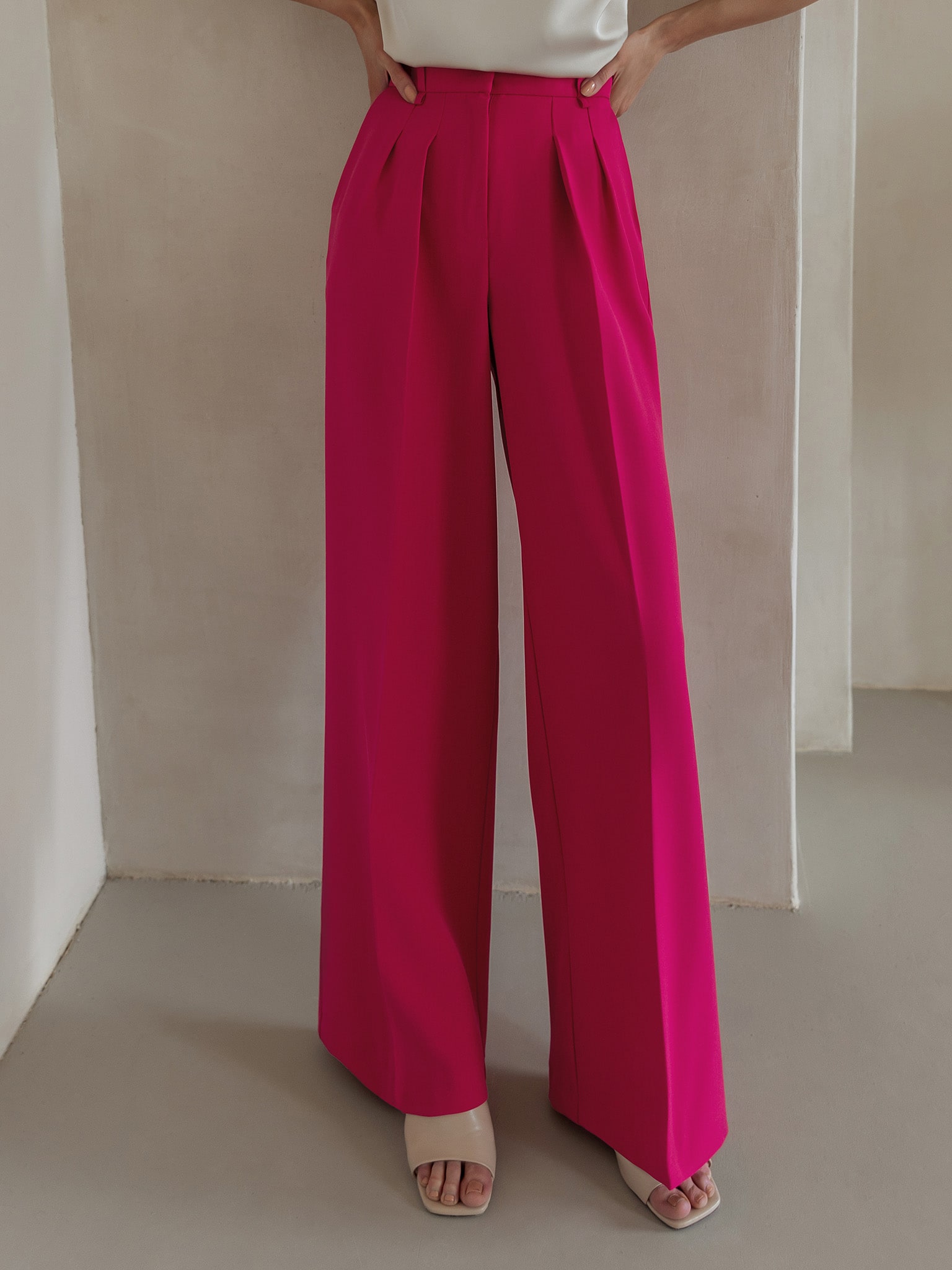 LICHI - Online fashion store :: Pleated palazzo pants with creases
