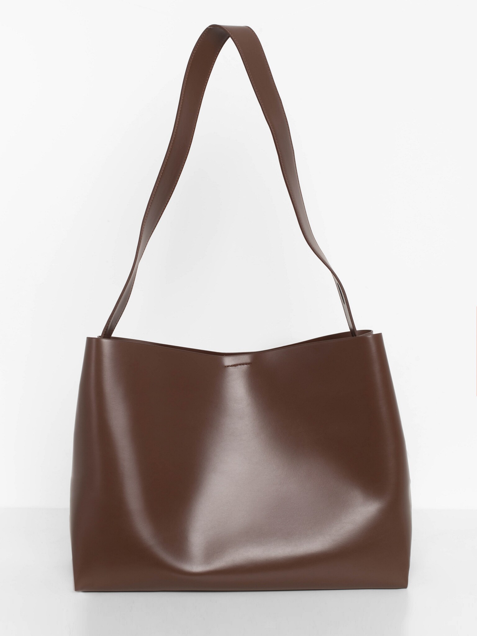 Прямоугольная сумка мягкой формы с широким ремнем