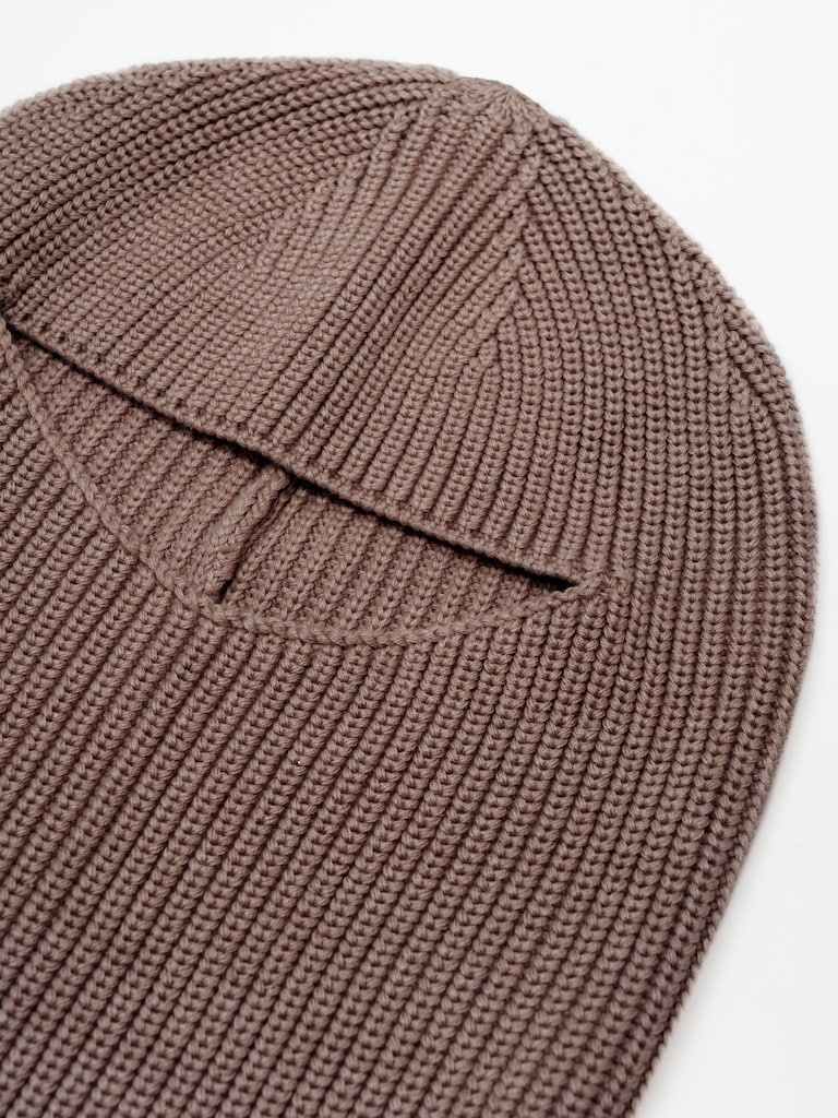 Chunky-knit balaclava