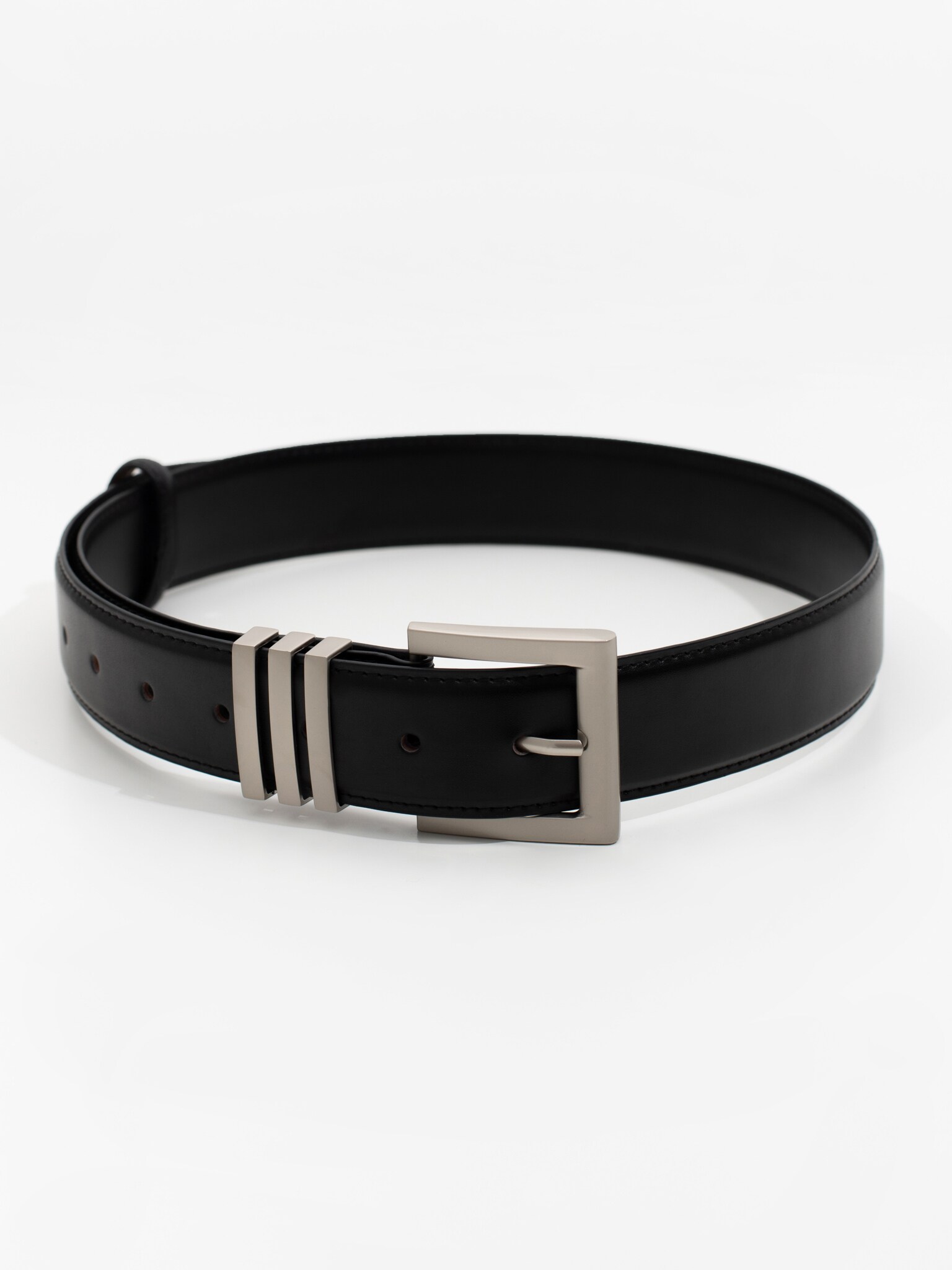 LICHI - Online fashion store :: Square-buckle leather belt