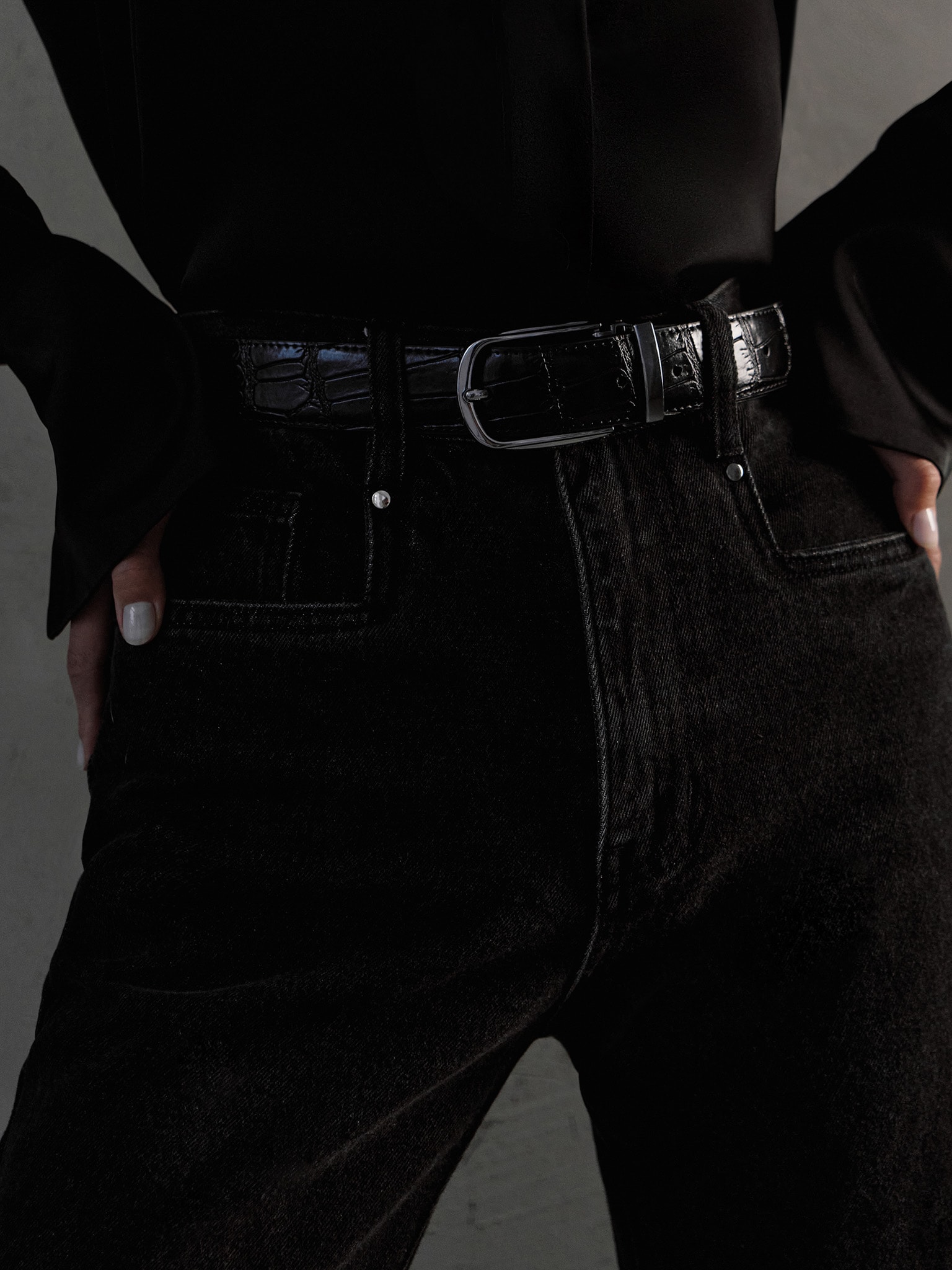 Croc-effect leather belt :: LICHI - Online fashion store