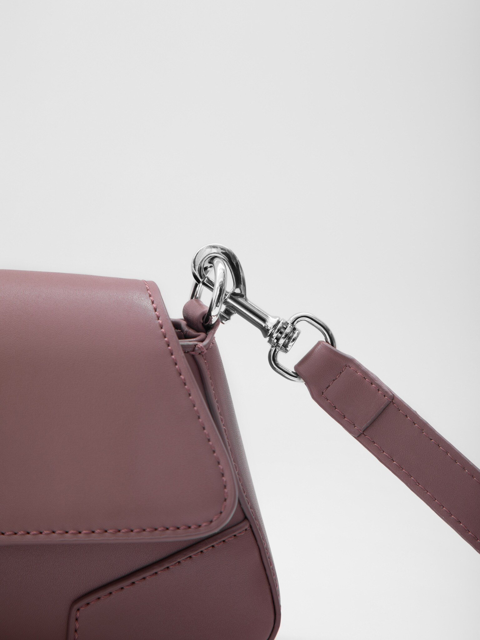 Chain Detailed Mini Baguette Bag – LVL99