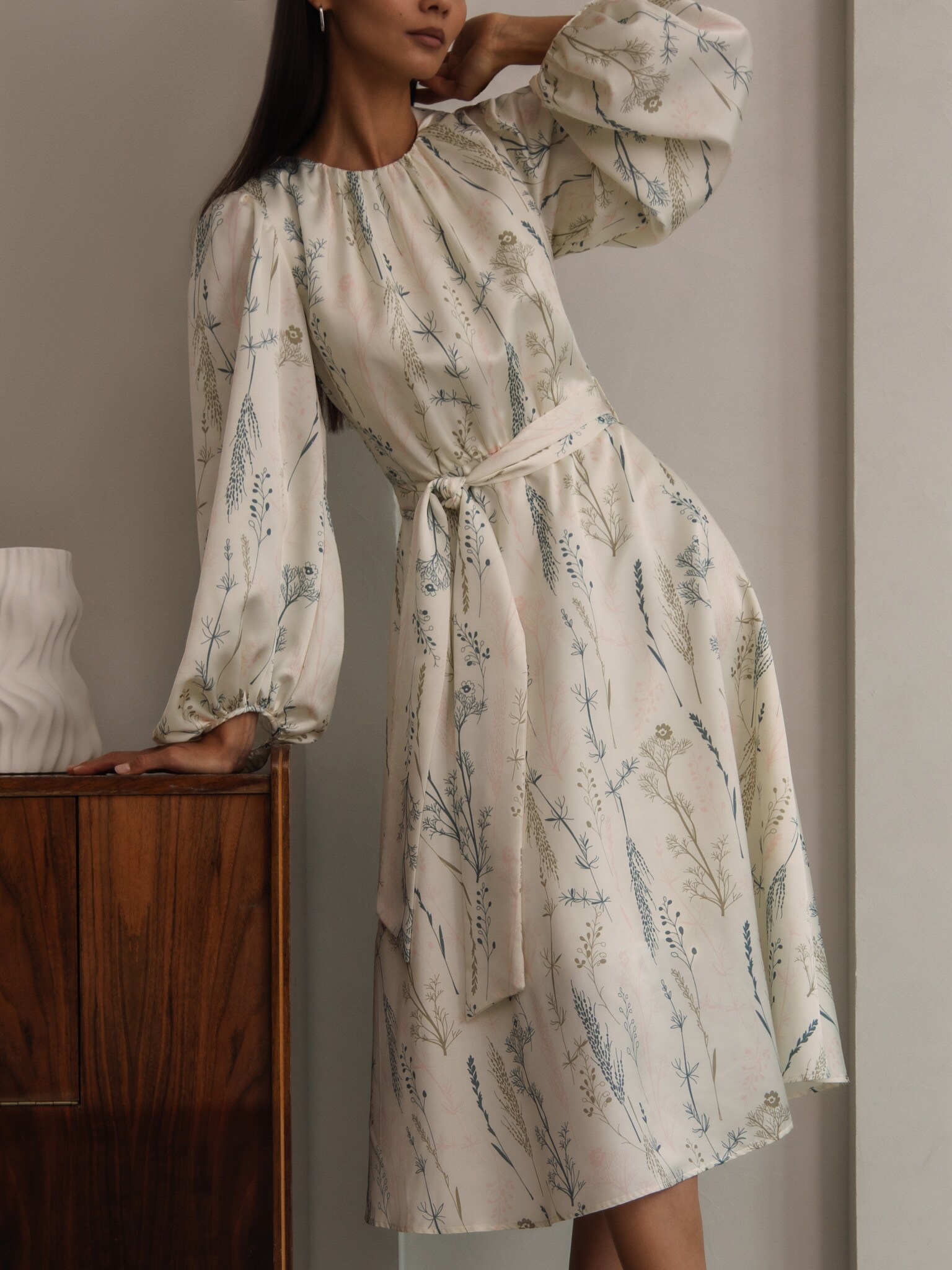 Long-sleeve midi dress with floral print