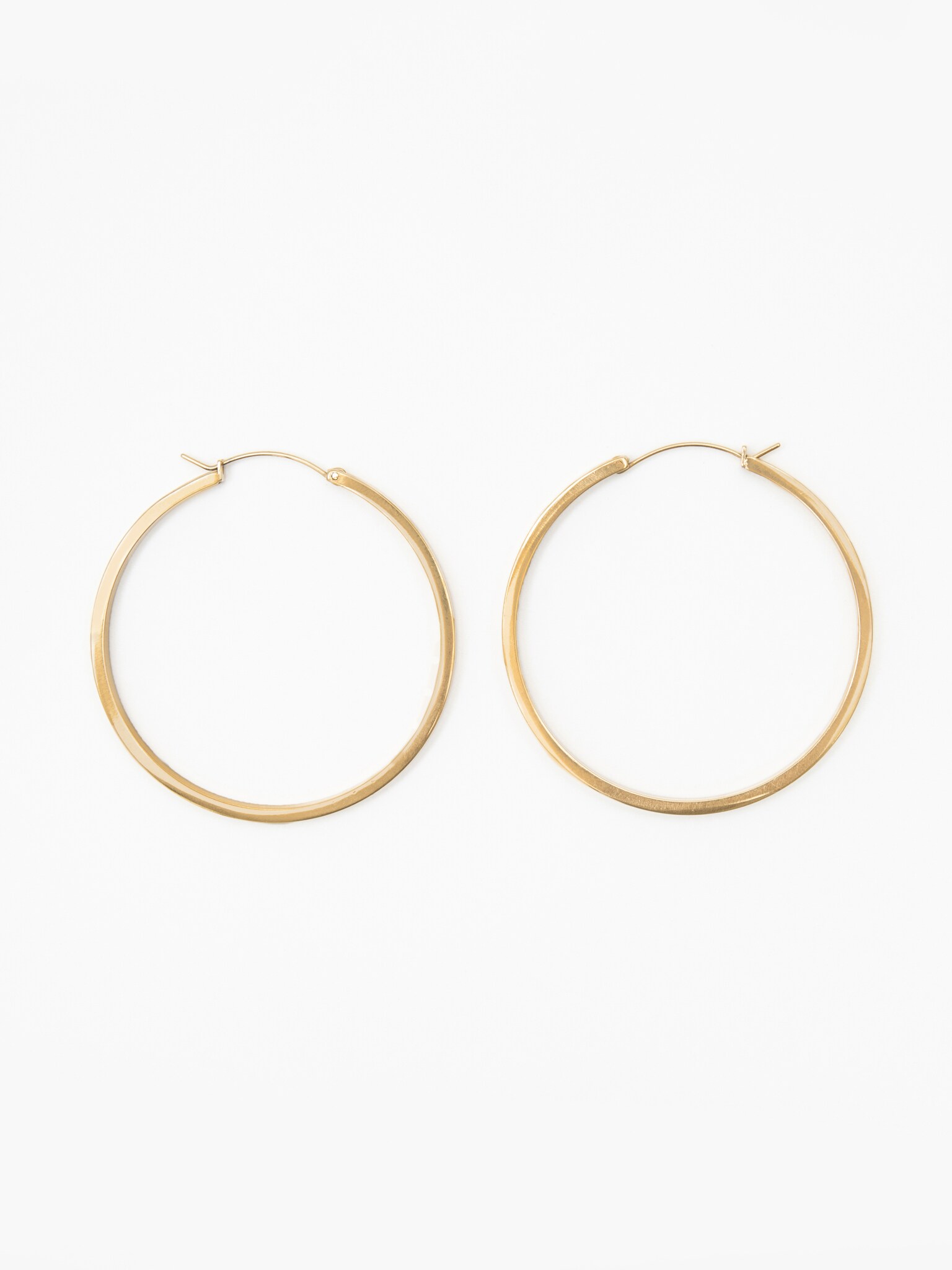 LICHI - Online fashion store :: Large hoop earrings