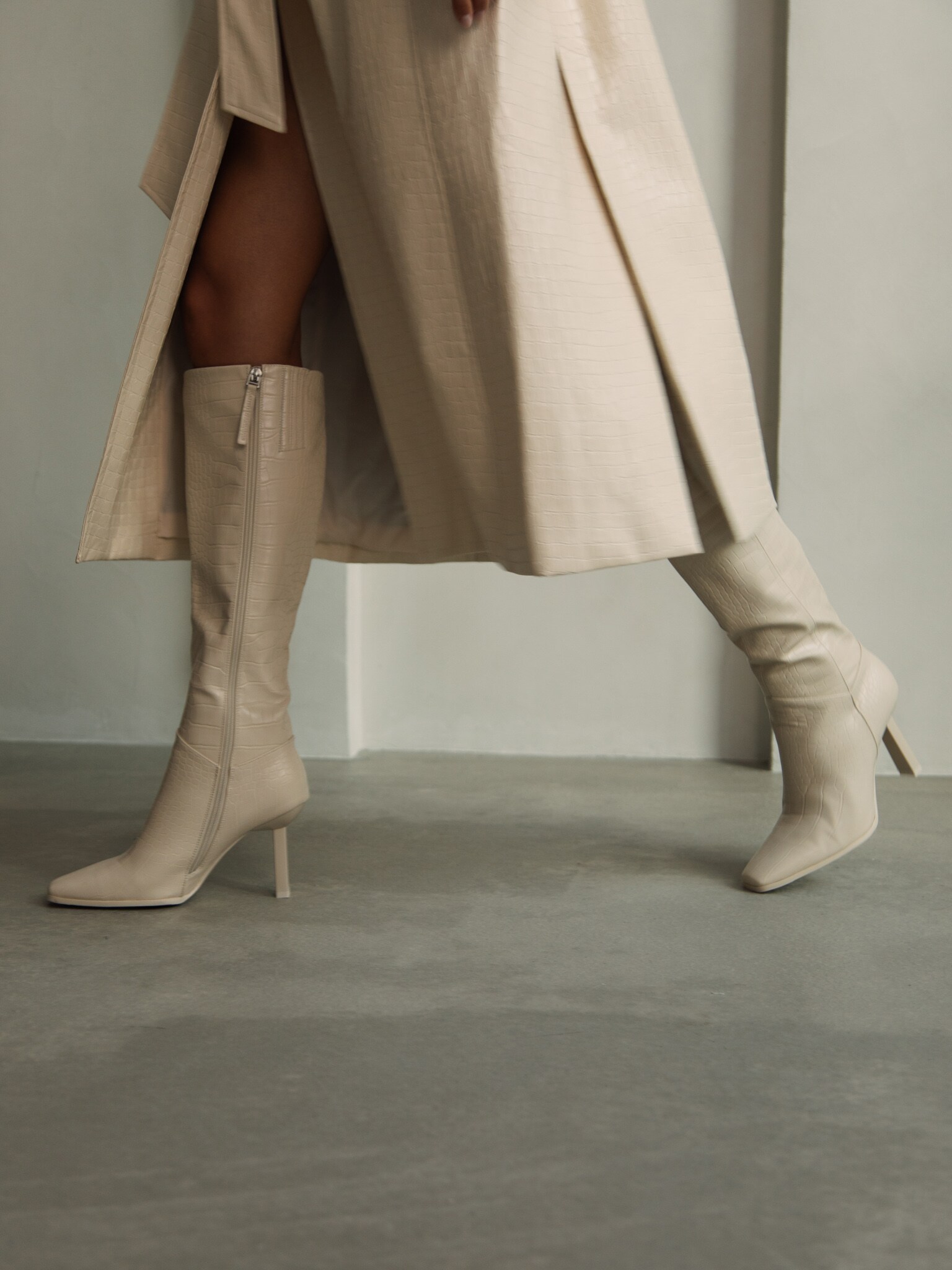 Platform boots with square toe :: LICHI - Online fashion store