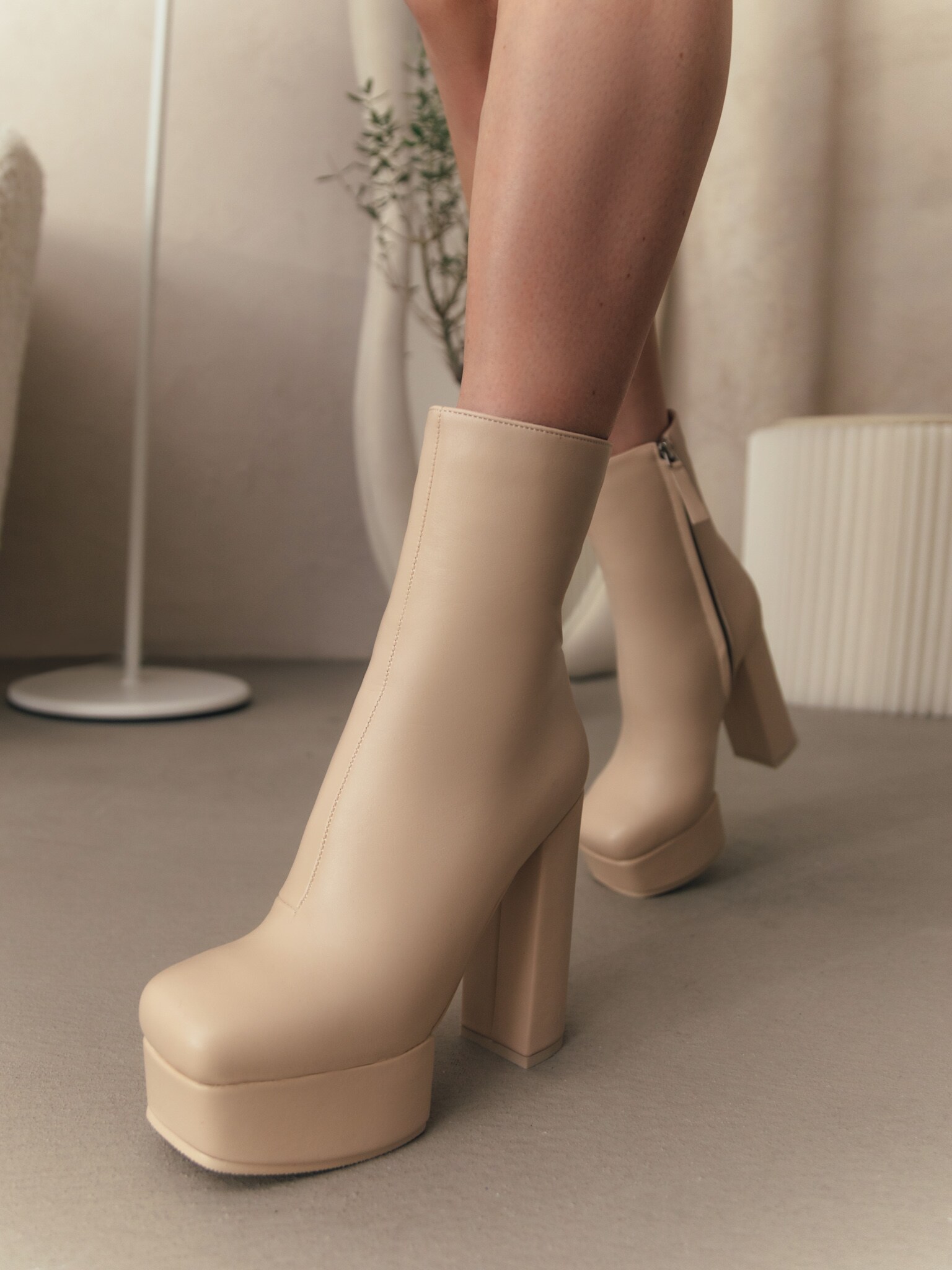 Platform boots with square toe :: LICHI - Online fashion store