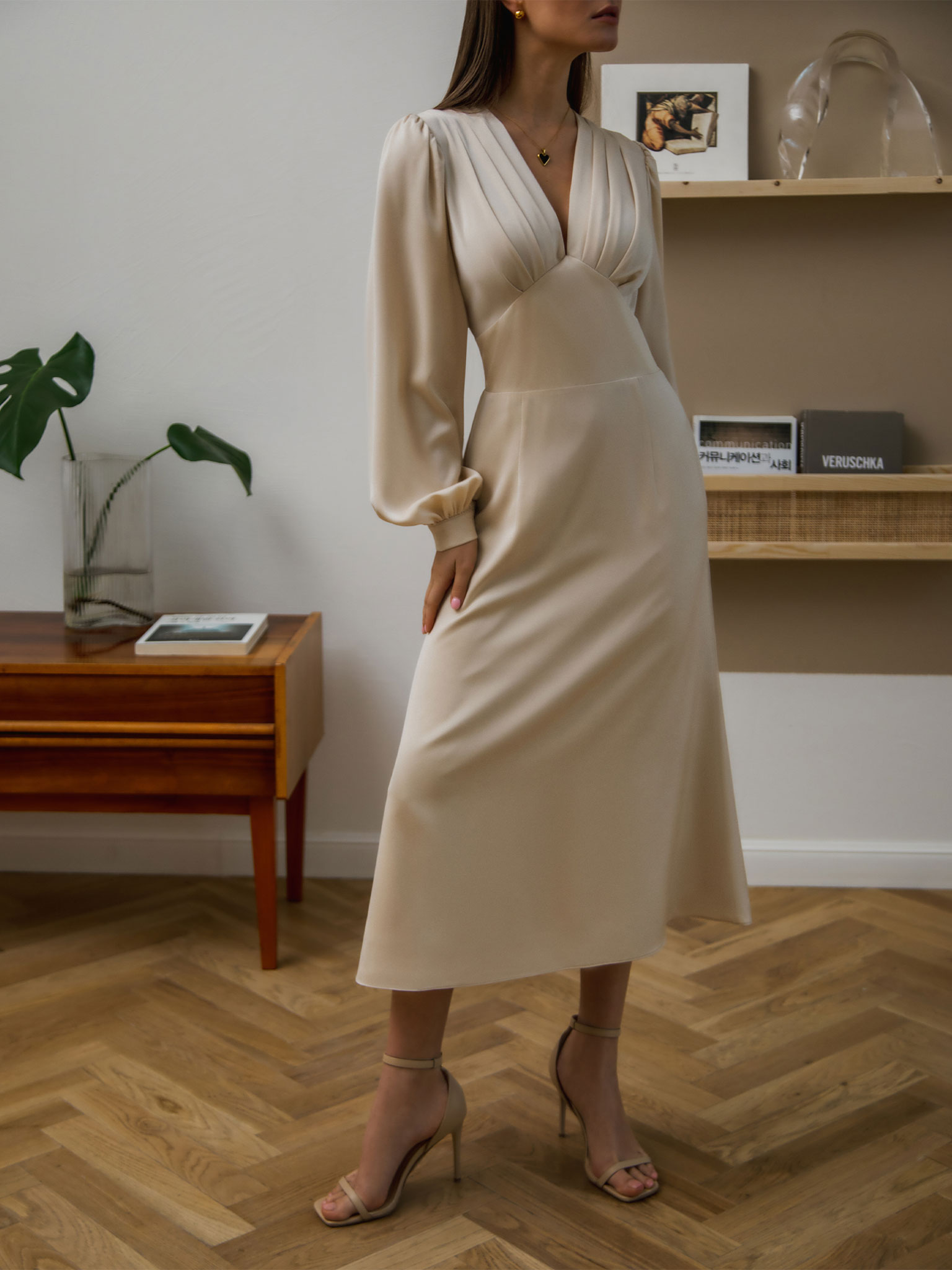 Gathered puff-sleeve midi dress