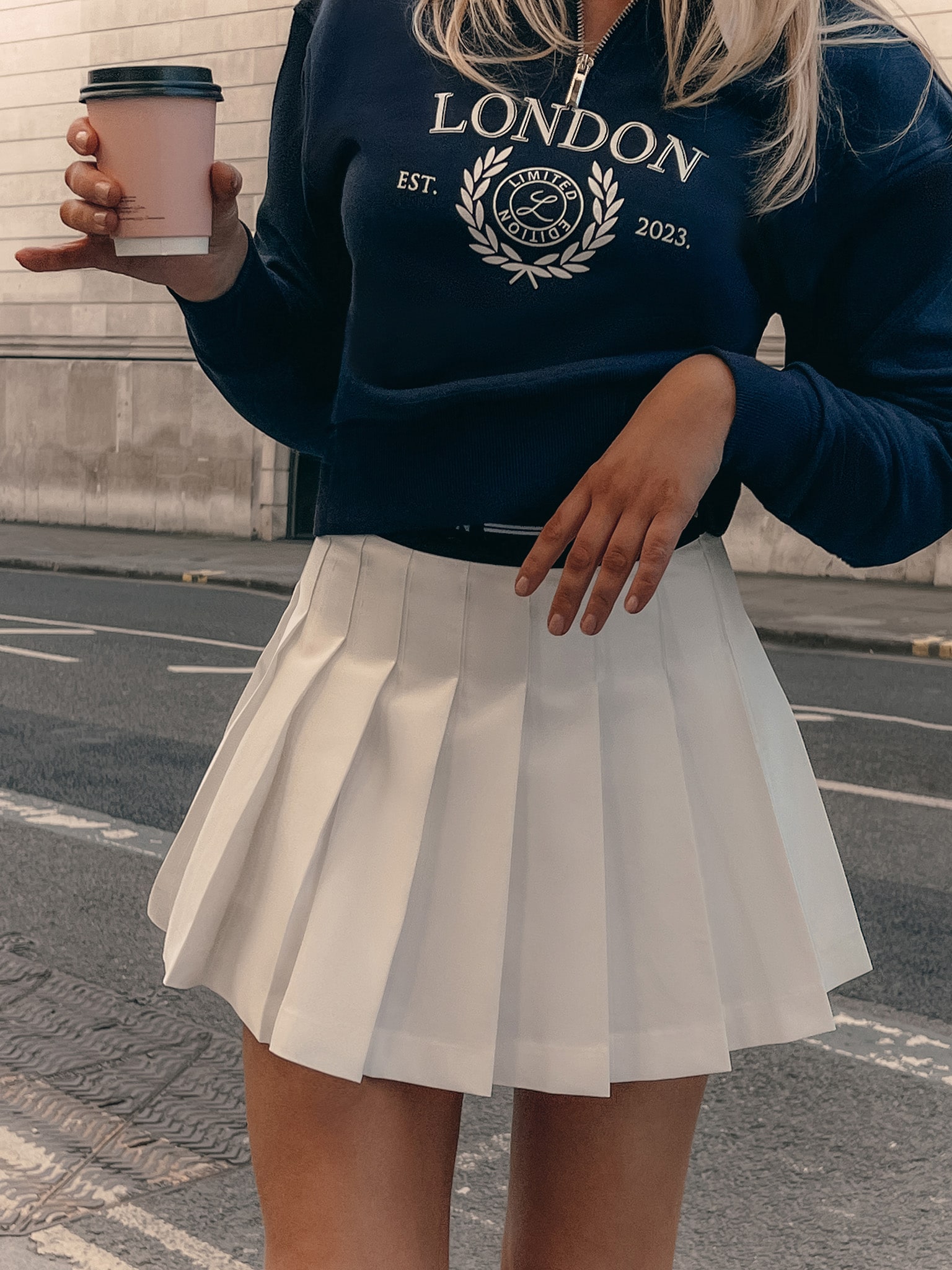 Mini pleated skirt with contrasting elastic band :: LICHI - Online
