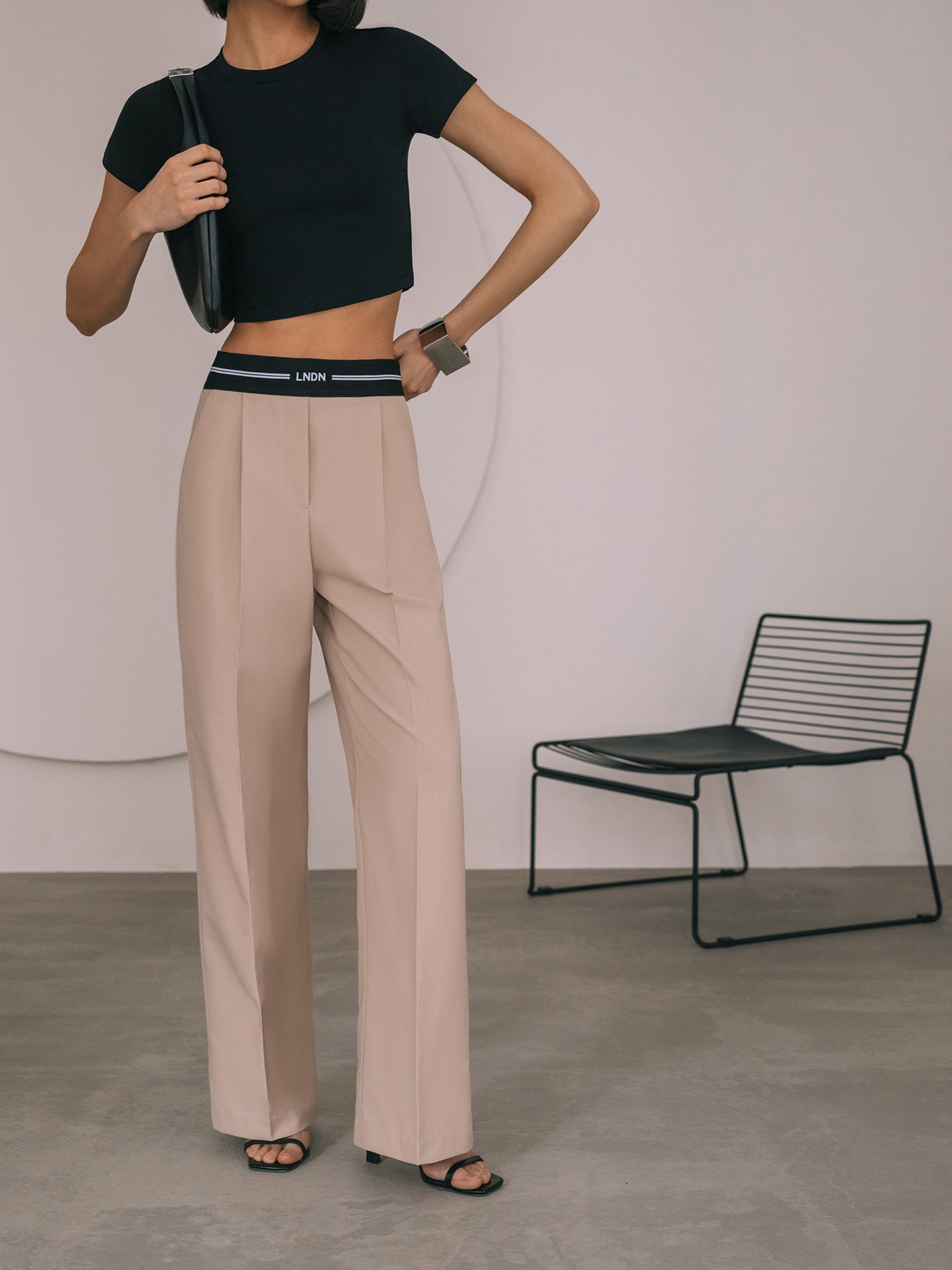 Loose trousers with contrasting elastic band :: LICHI - Online fashion store