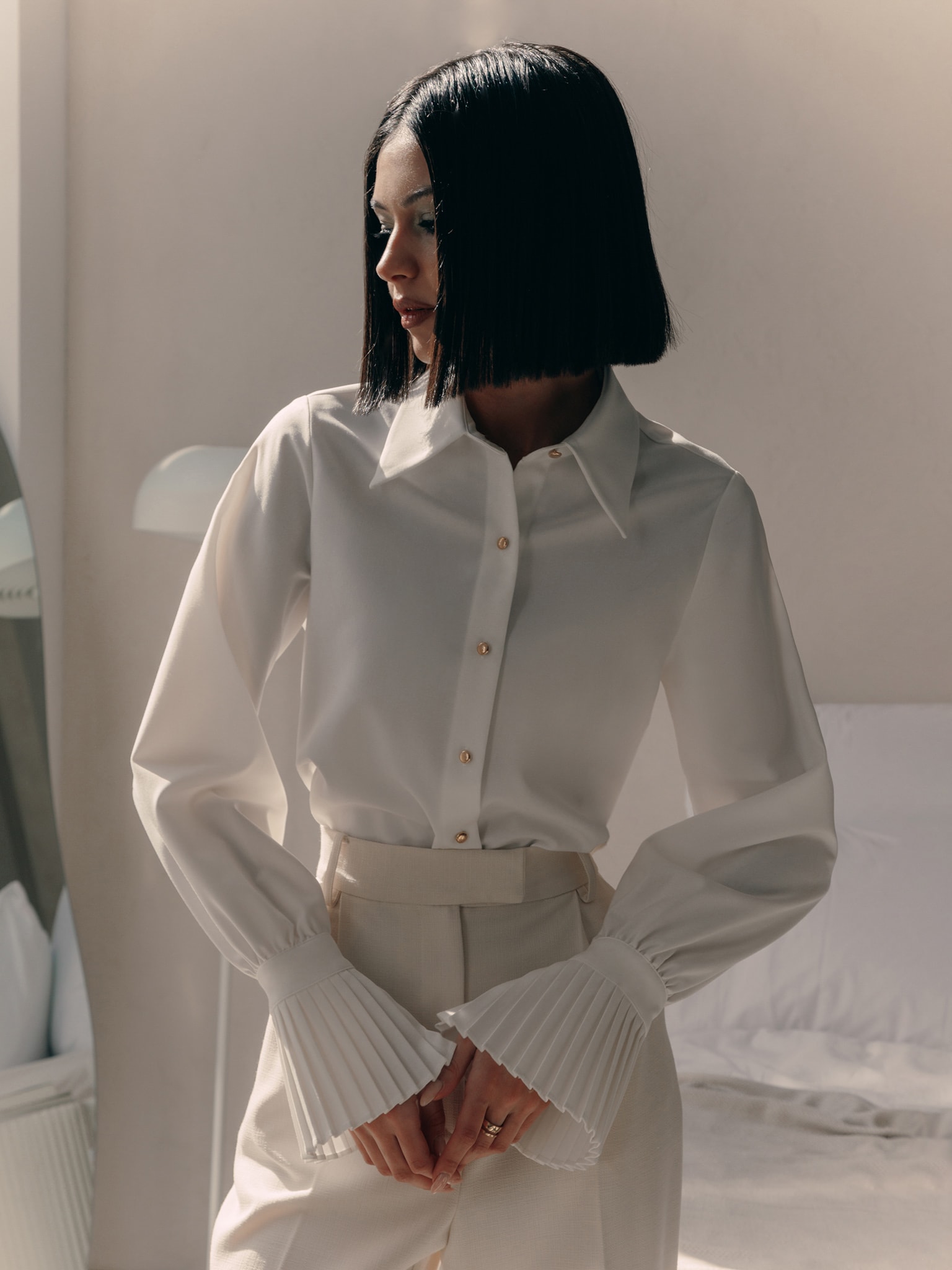 Smooth fabric shirt with pleated cuffs