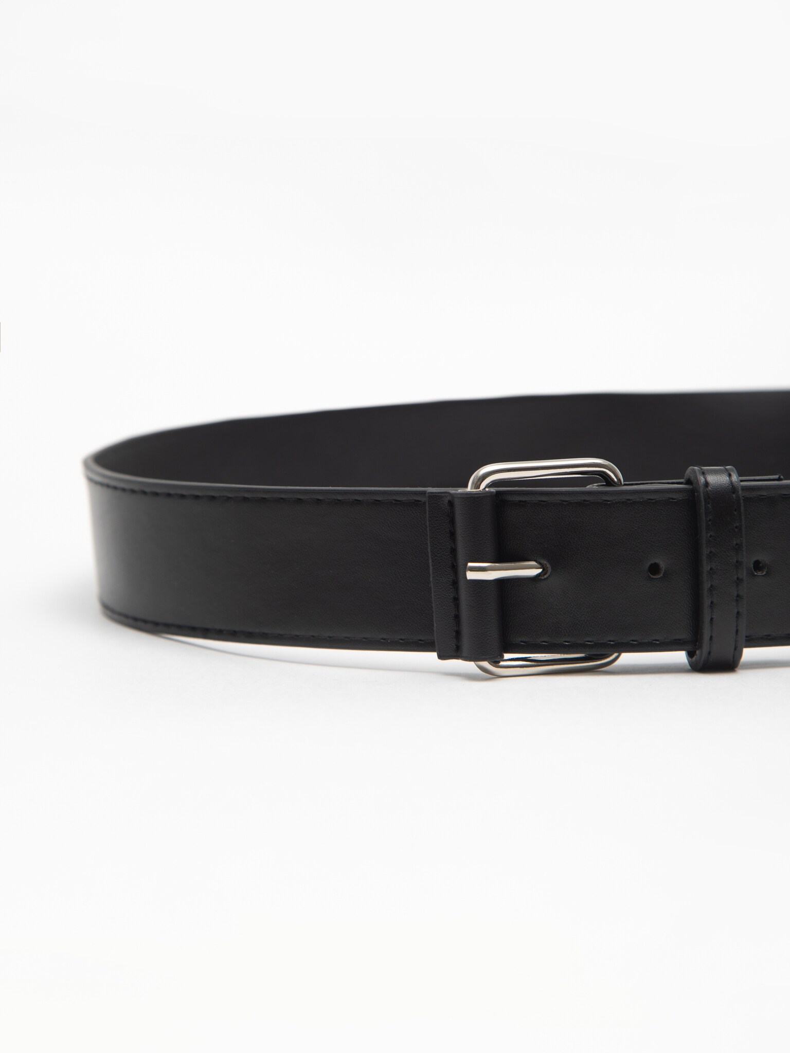 Wide belt with extra straps