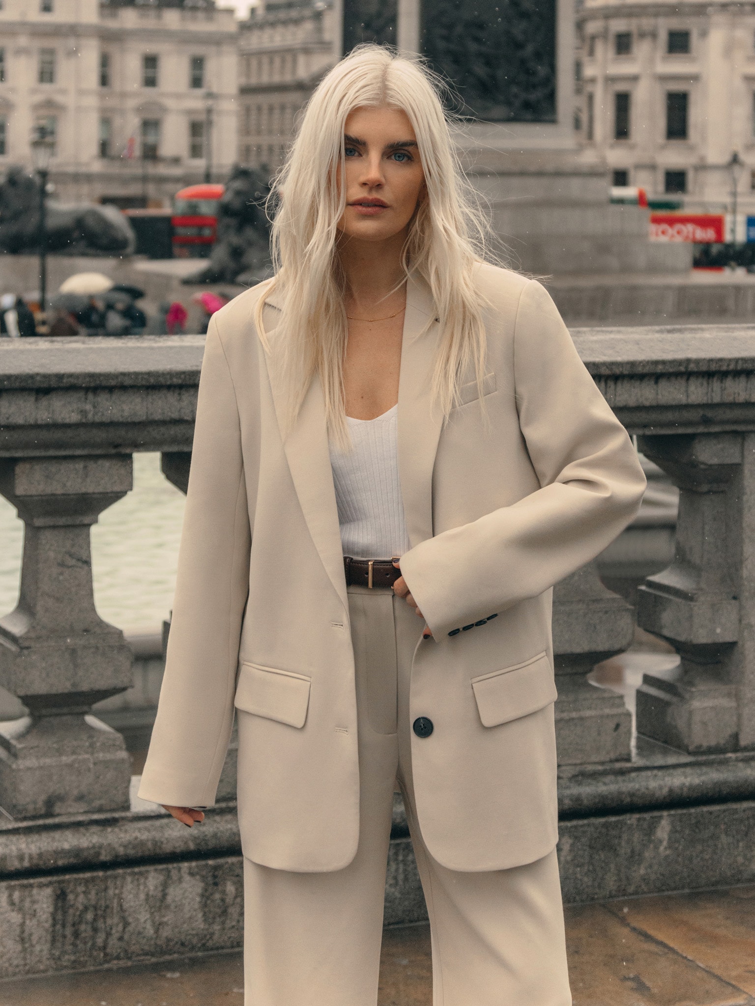 Veste à boutonnage simple avec boutons d'accent