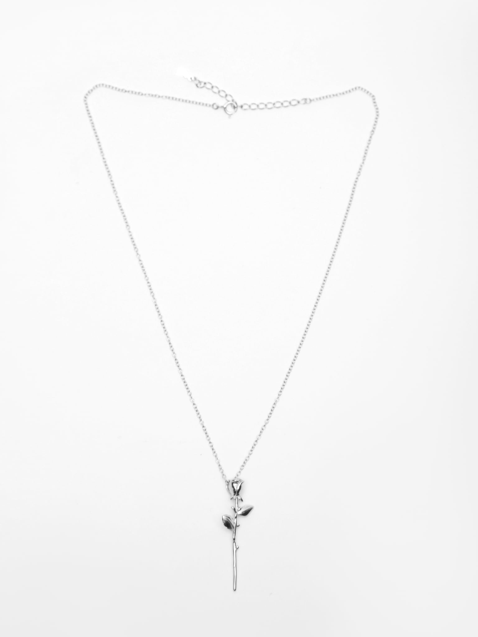 Ambush rose hot sale charm necklace