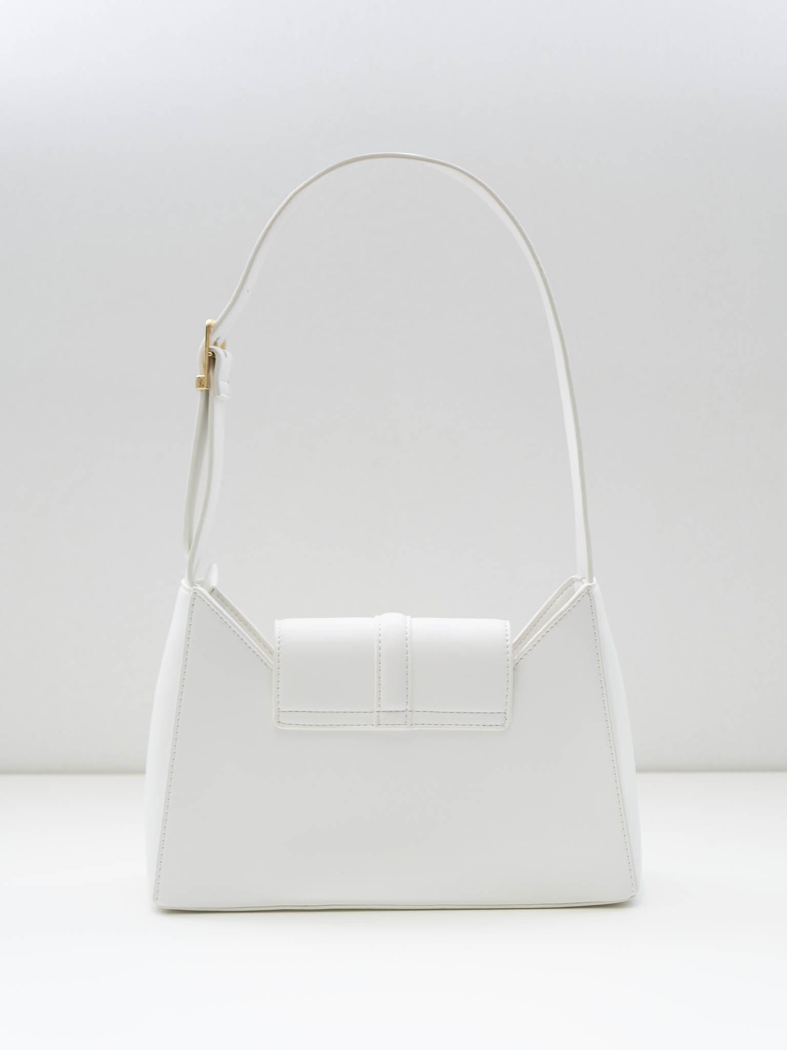 Square hard bag with a wide shoulder strap :: LICHI - Online fashion store