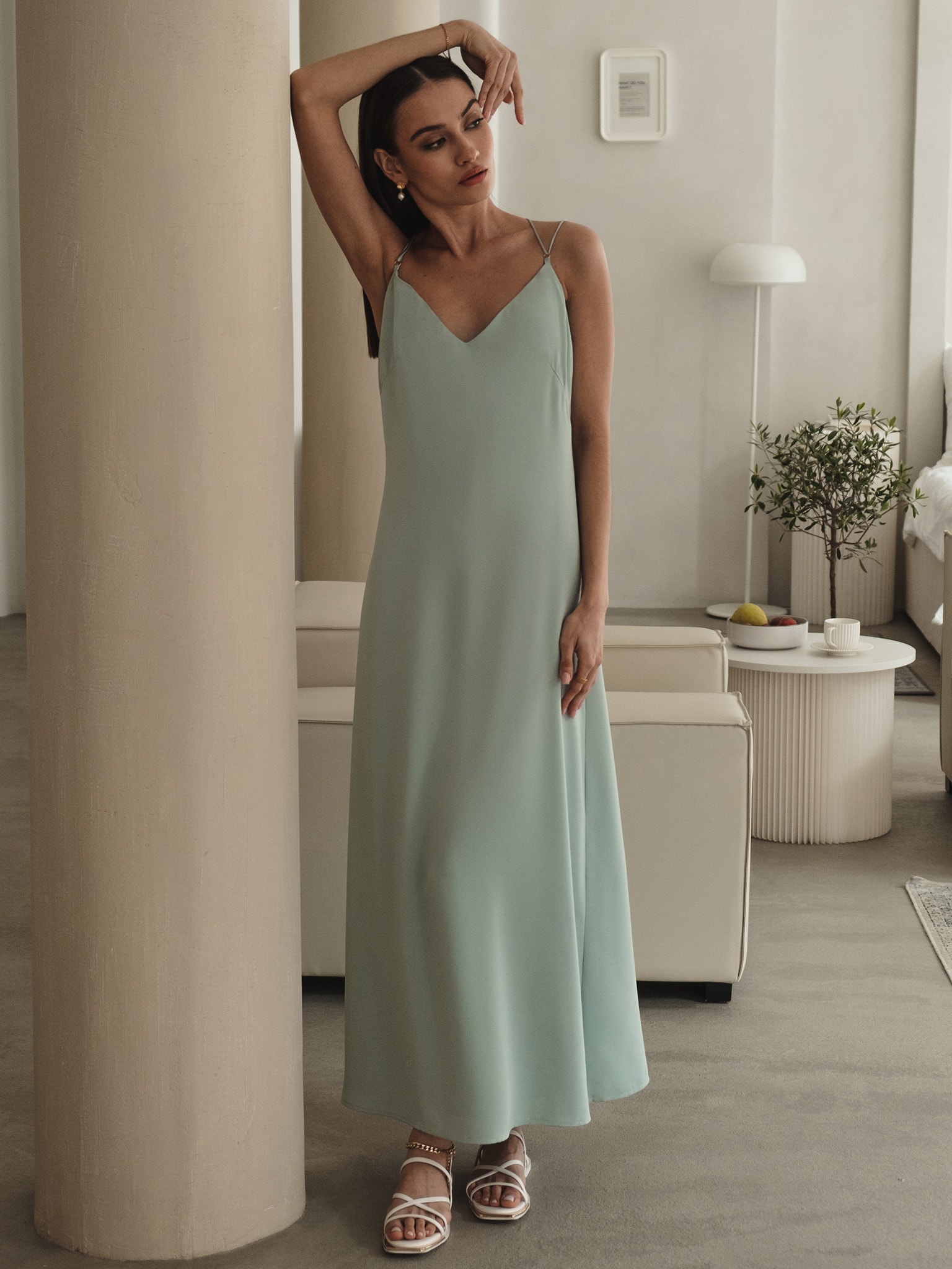 Slim fit maxi dress with back decor