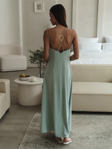 Slim fit maxi dress with back decor :: LICHI - Online fashion store